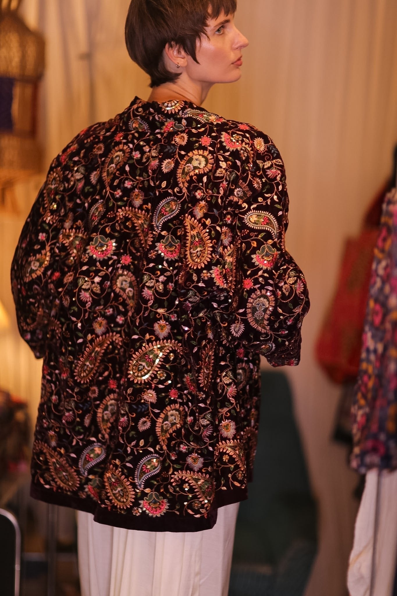 EMBROIDERED PAISLEY VELVET SHORT KIMONO THITKHET - MOMO STUDIO BERLIN - Berlin Concept Store - sustainable & ethical fashion