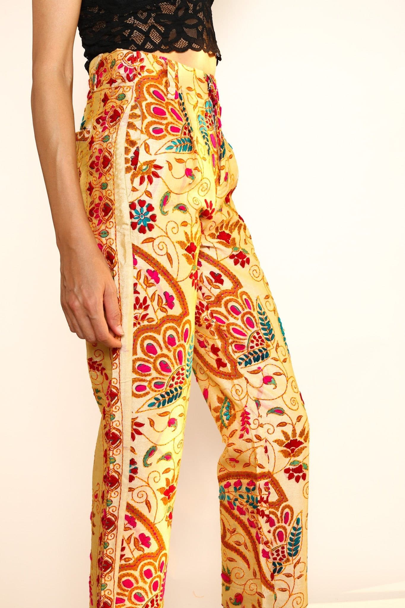 EMBROIDERED PANTS FARRAH - MOMO STUDIO BERLIN - Berlin Concept Store - sustainable & ethical fashion