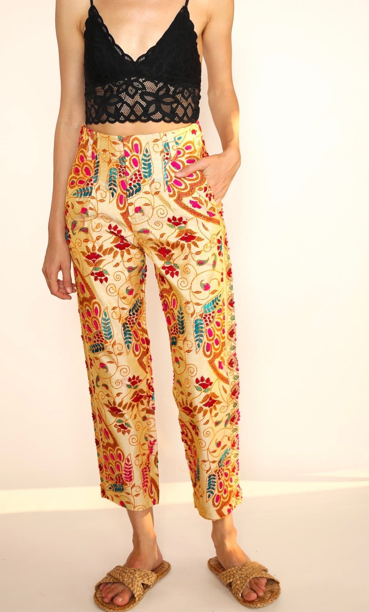 EMBROIDERED PANTS FARRAH - MOMO STUDIO BERLIN - Berlin Concept Store - sustainable & ethical fashion