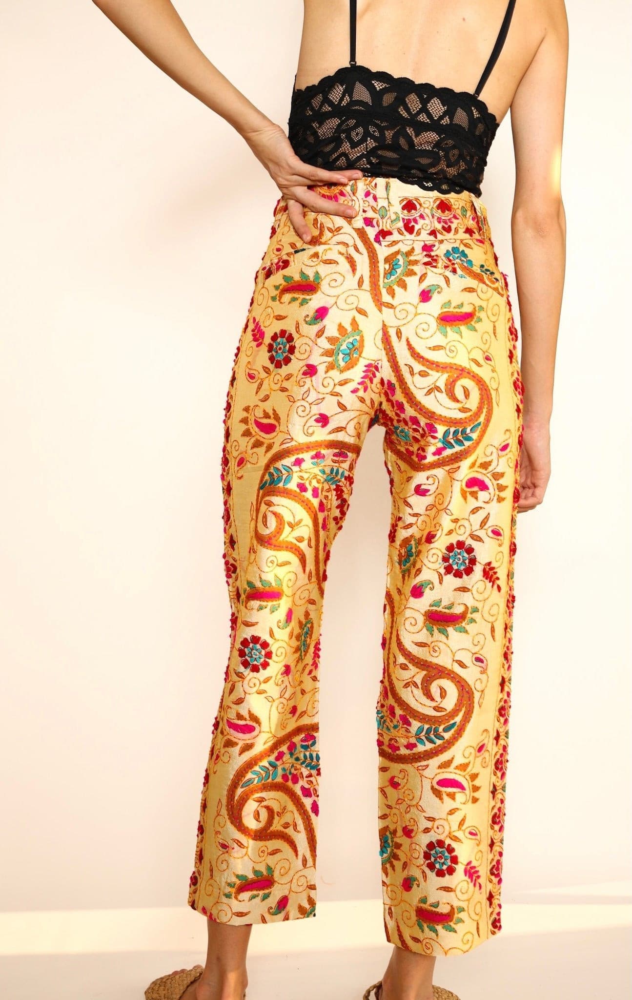 EMBROIDERED PANTS FARRAH - MOMO STUDIO BERLIN - Berlin Concept Store - sustainable & ethical fashion