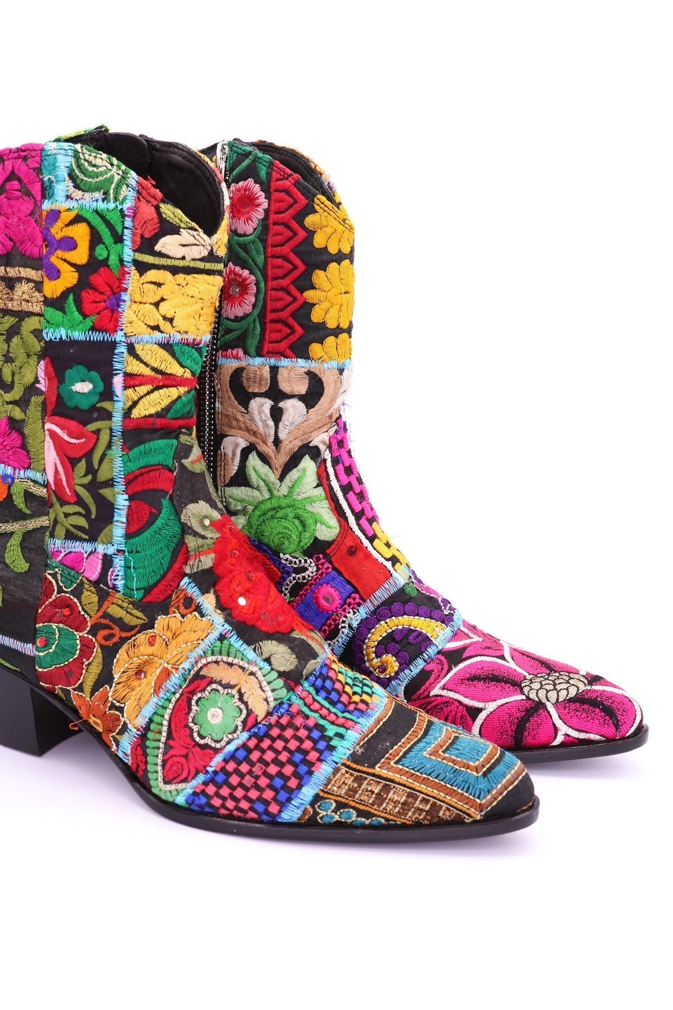 EMBROIDERED PATCHWORK BOOTS GINALYN (BLACK) - MOMO STUDIO BERLIN - Berlin Concept Store - sustainable & ethical fashion