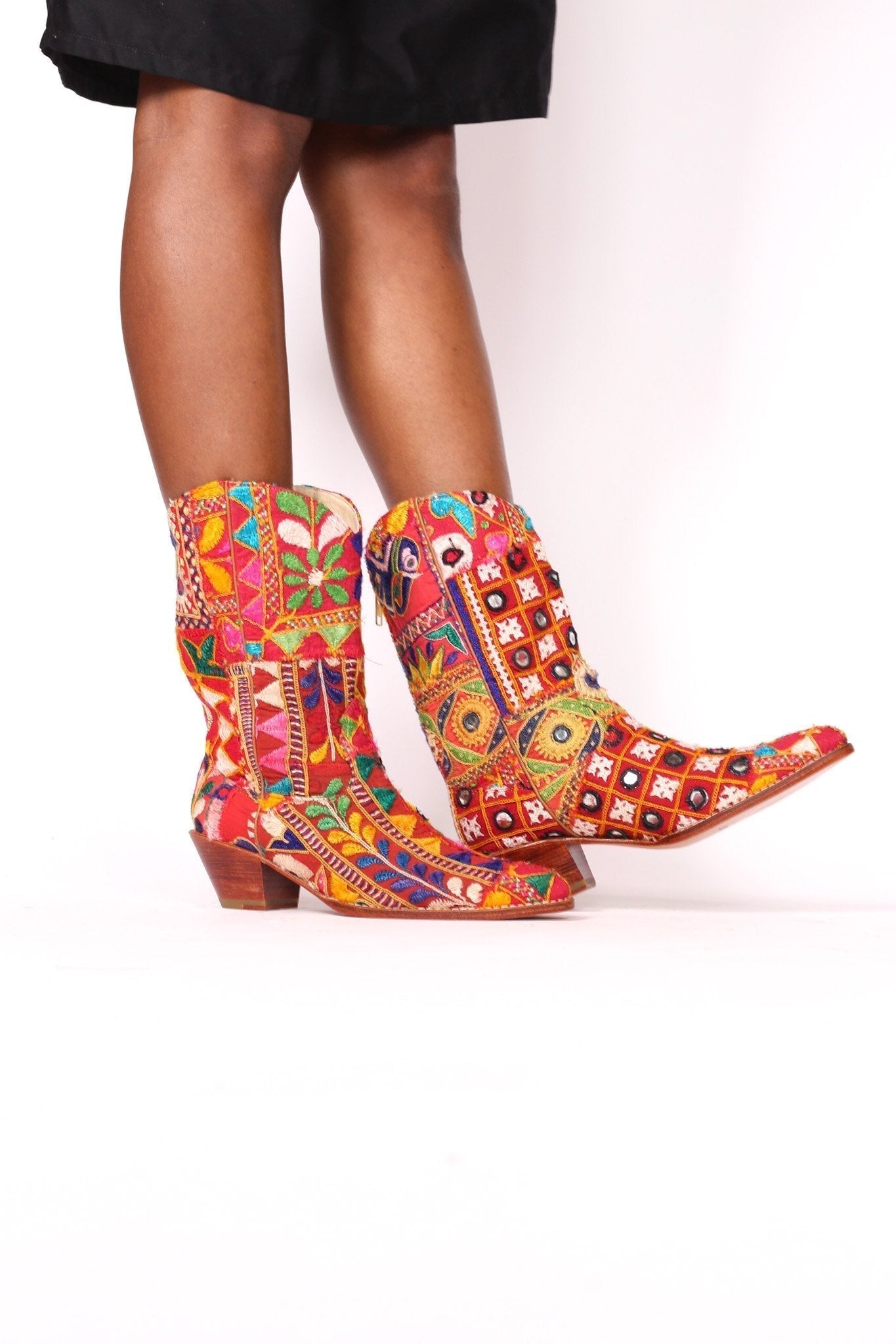 EMBROIDERED PATCHWORK BOOTS SAMSARA - MOMO STUDIO BERLIN - Berlin Concept Store - sustainable & ethical fashion