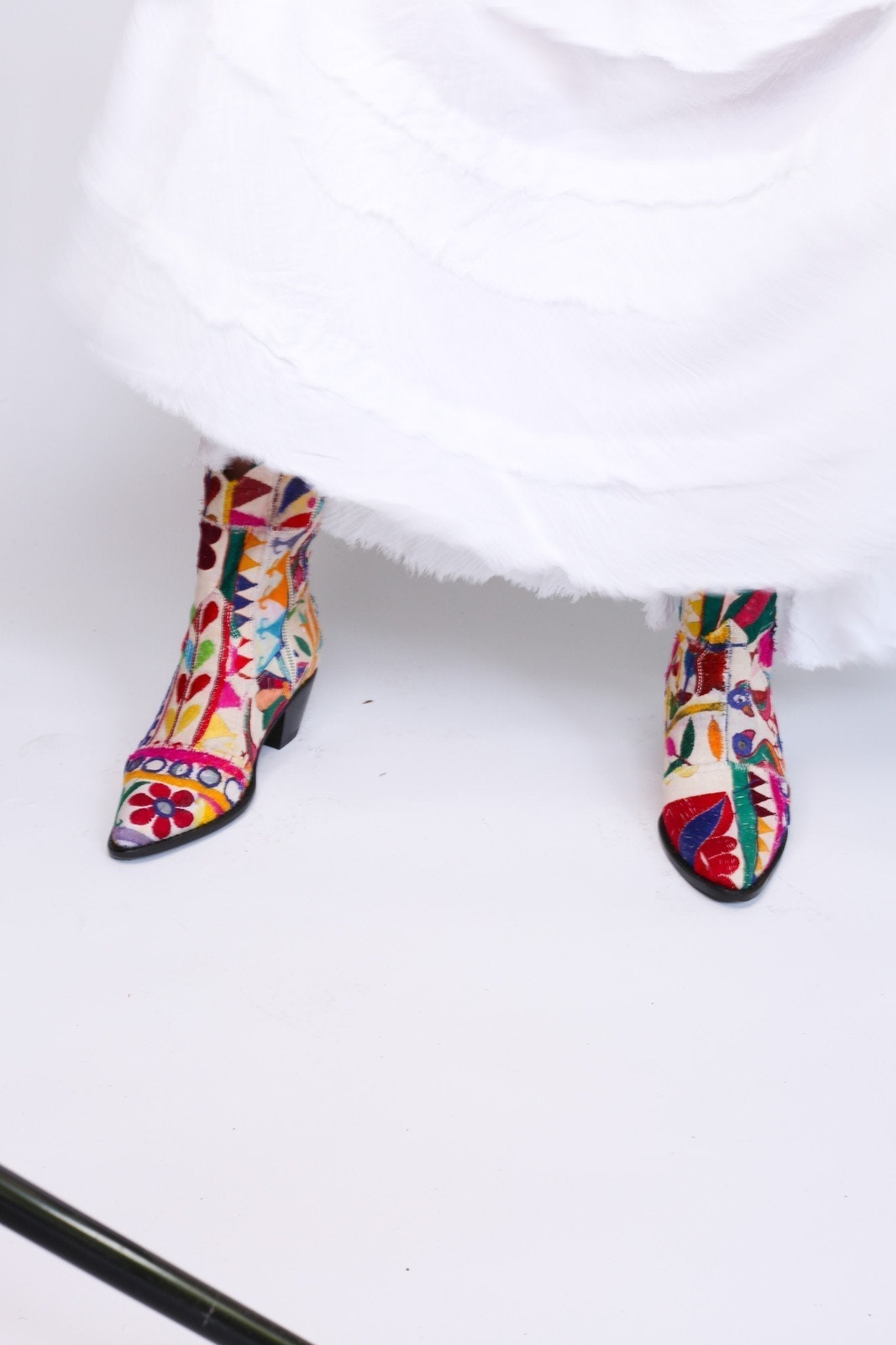 Embroidered Patchwork Cowboy Boots Ginalyn - MOMO STUDIO BERLIN - Berlin Concept Store - sustainable & ethical fashion