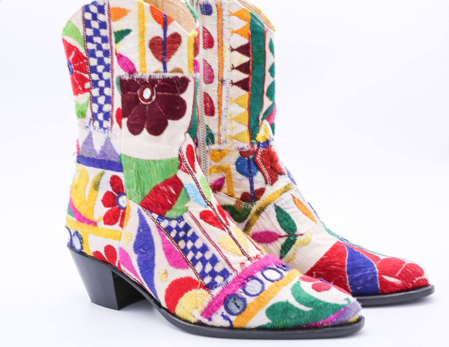 Embroidered Patchwork Cowboy Boots Ginalyn - MOMO STUDIO BERLIN - Berlin Concept Store - sustainable & ethical fashion