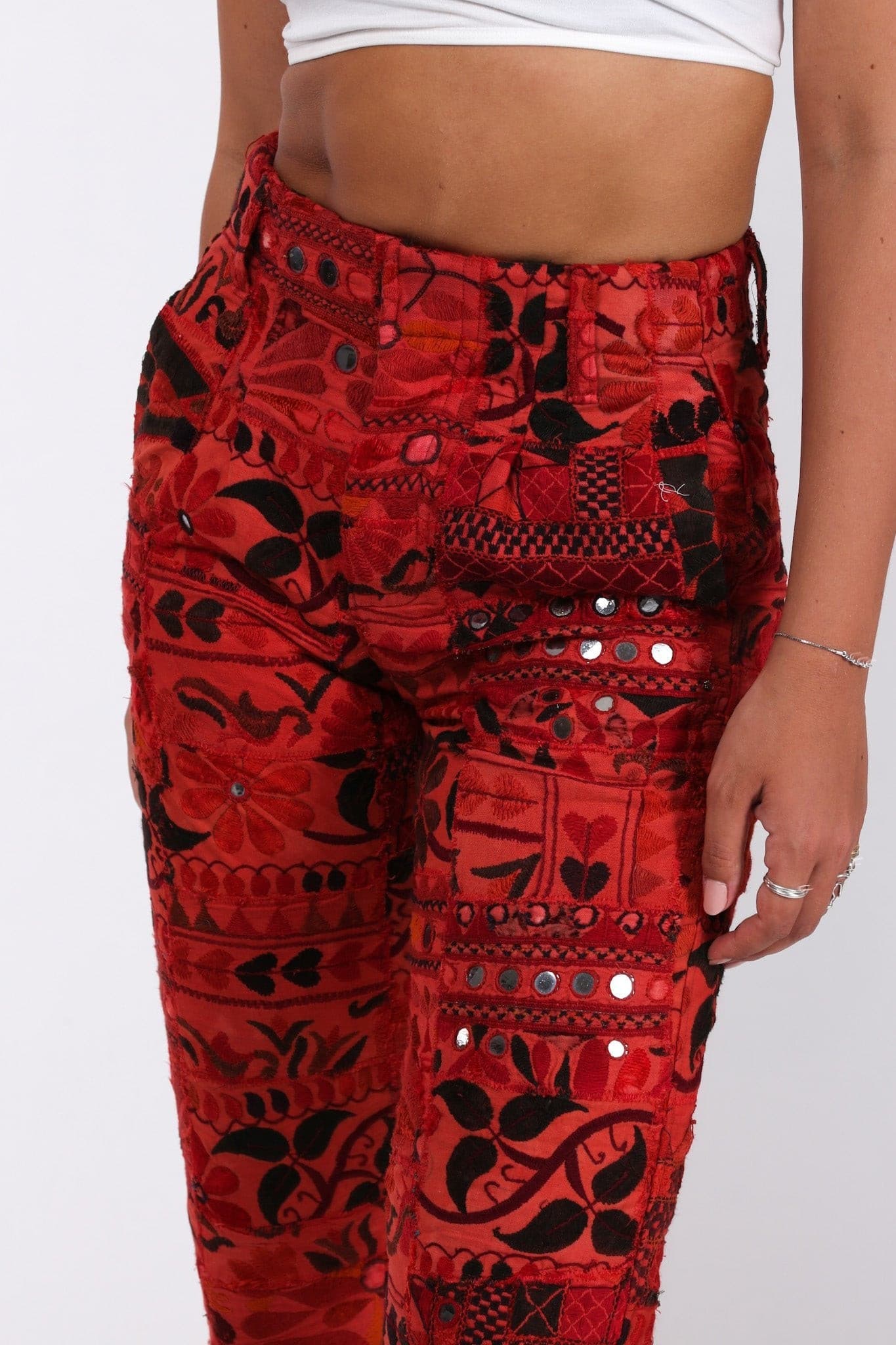 EMBROIDERED PATCHWORK PANTS RAYA - MOMO STUDIO BERLIN - Berlin Concept Store - sustainable & ethical fashion