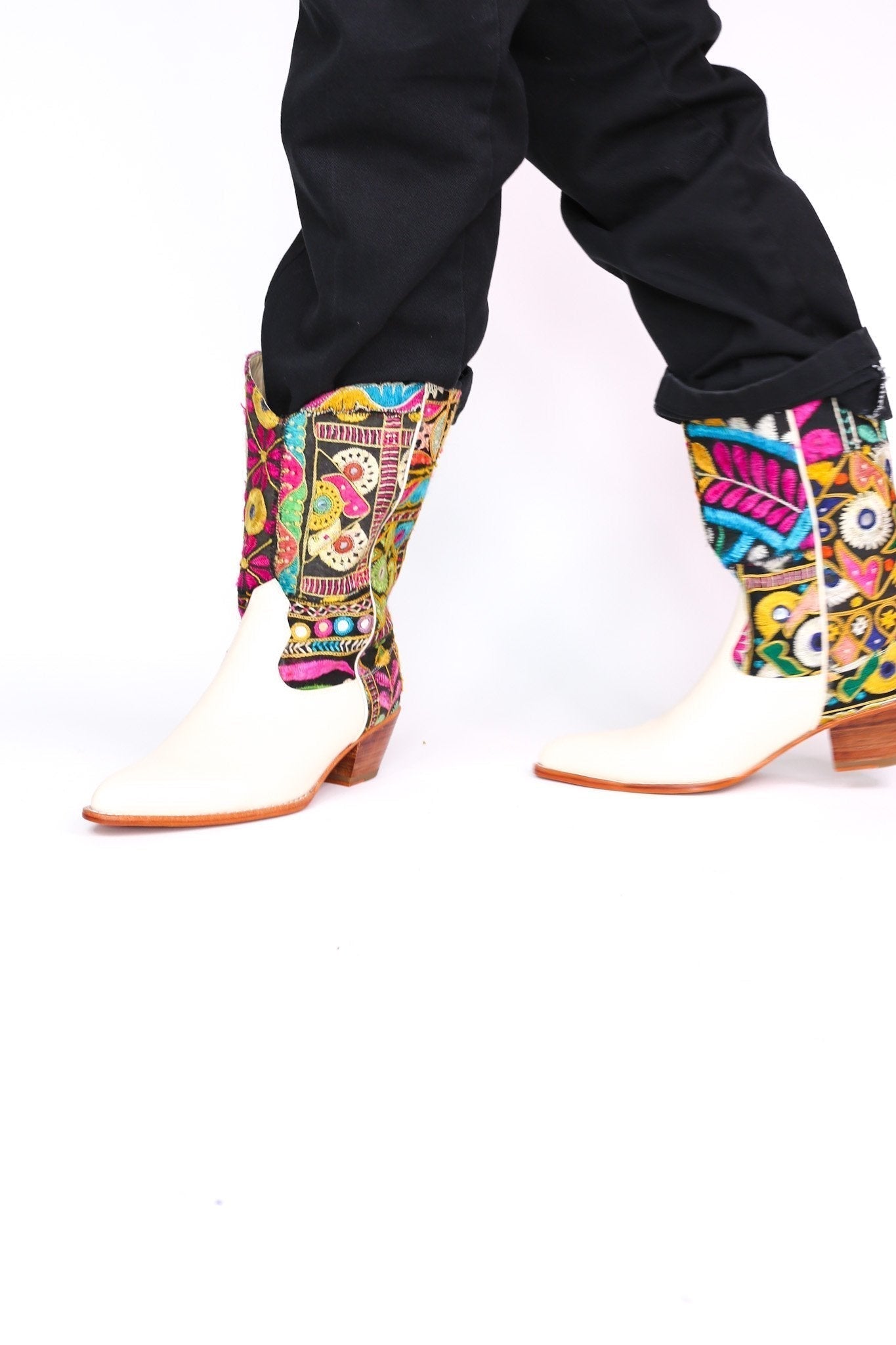 EMBROIDERED PATCHWORK WESTERN BOOTS ANDROMEDA - MOMO STUDIO BERLIN - Berlin Concept Store - sustainable & ethical fashion