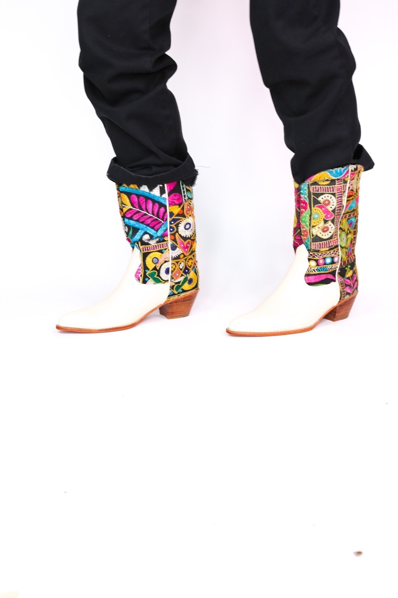 EMBROIDERED PATCHWORK WESTERN BOOTS ANDROMEDA - MOMO STUDIO BERLIN - Berlin Concept Store - sustainable & ethical fashion