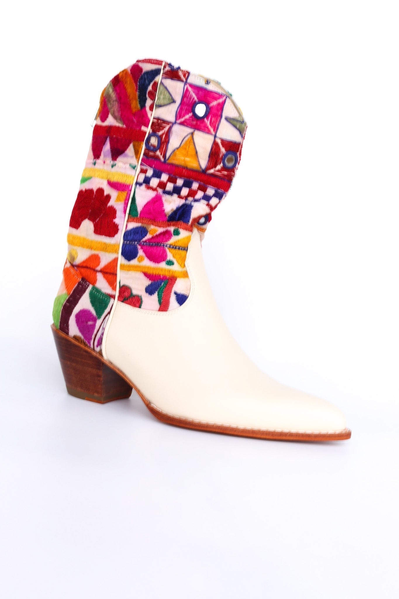 EMBROIDERED PATCHWORK WESTERN BOOTS ANDROMEDA - MOMO STUDIO BERLIN - Berlin Concept Store - sustainable & ethical fashion