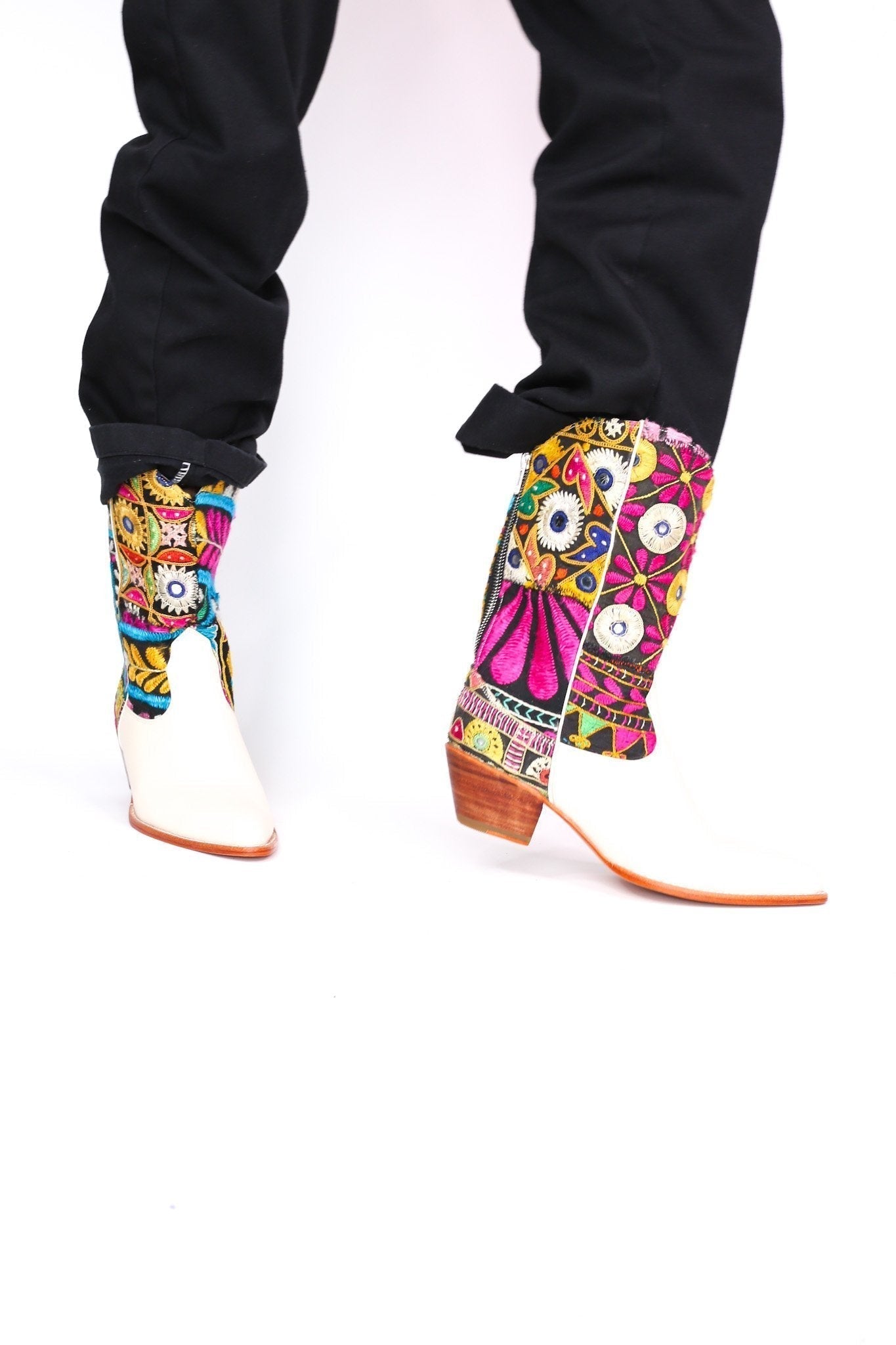 EMBROIDERED PATCHWORK WESTERN BOOTS ANDROMEDA - MOMO STUDIO BERLIN - Berlin Concept Store - sustainable & ethical fashion