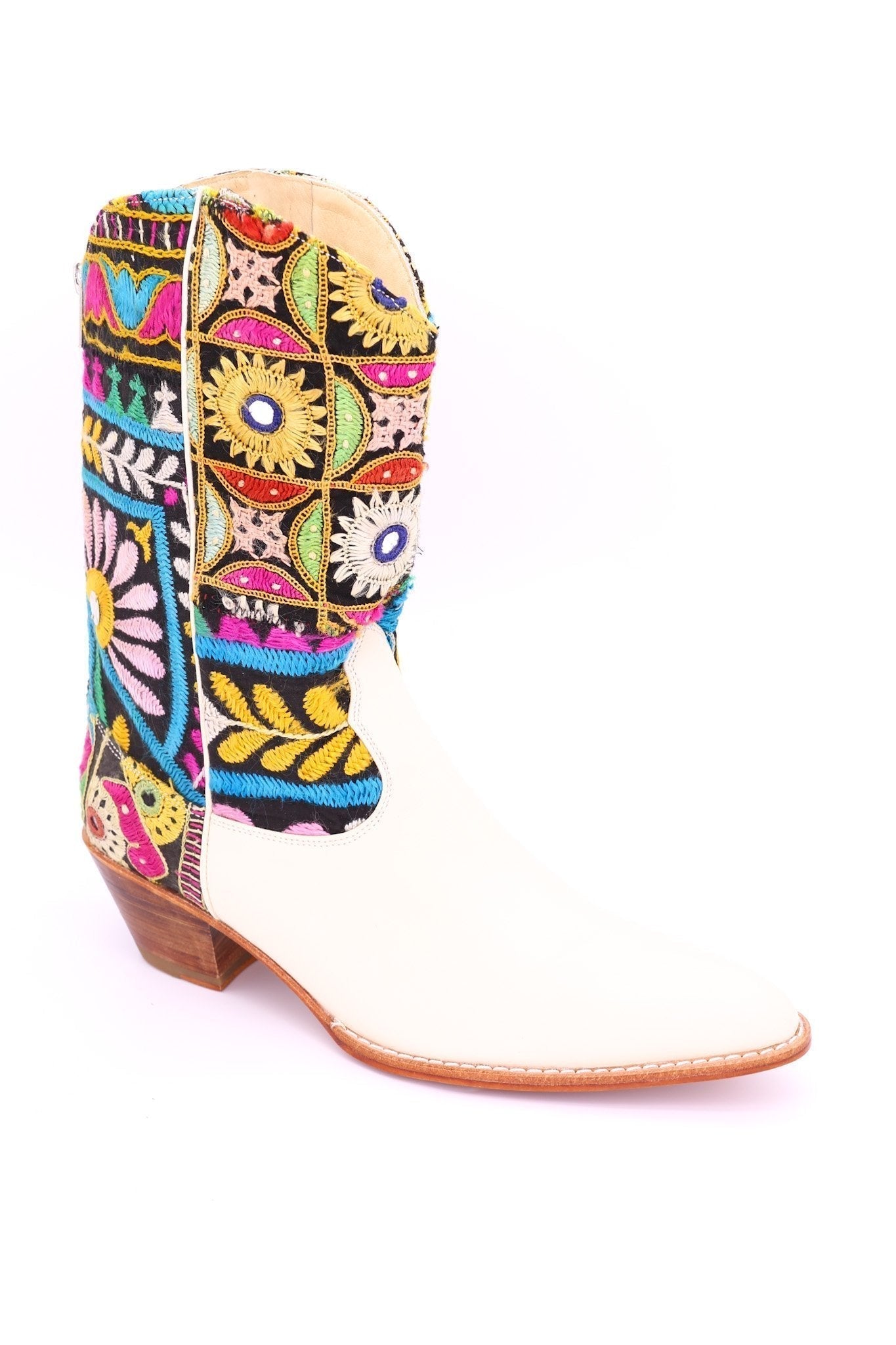 EMBROIDERED PATCHWORK WESTERN BOOTS ANDROMEDA - MOMO STUDIO BERLIN - Berlin Concept Store - sustainable & ethical fashion