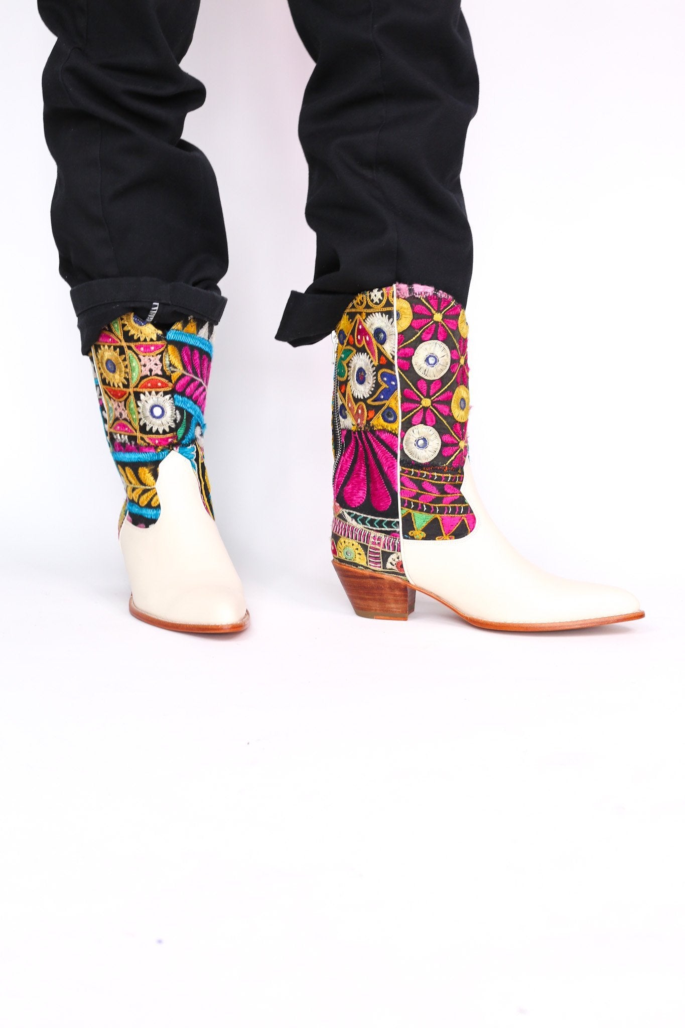 EMBROIDERED PATCHWORK WESTERN BOOTS ANDROMEDA - MOMO STUDIO BERLIN - Berlin Concept Store - sustainable & ethical fashion