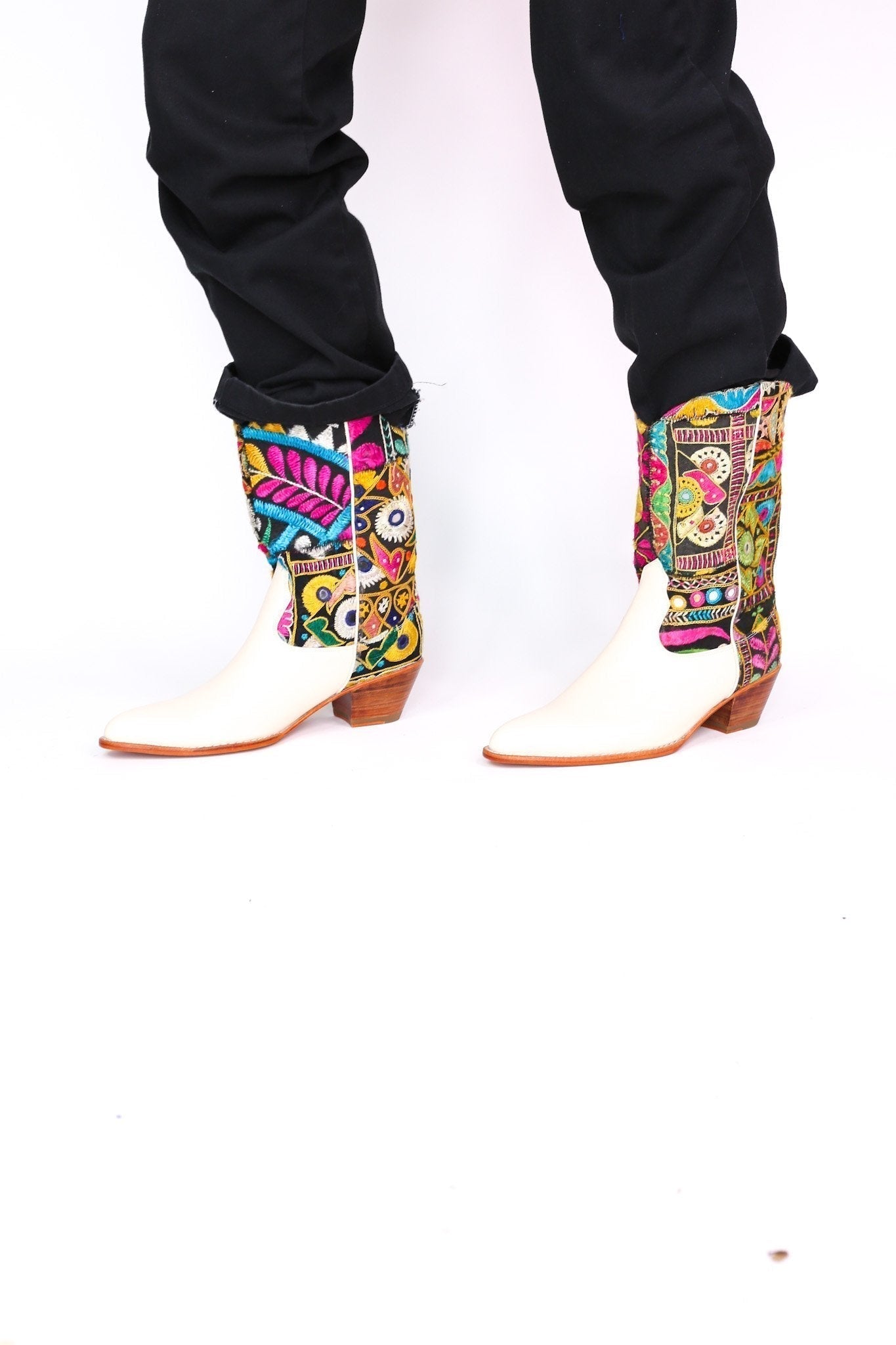 EMBROIDERED PATCHWORK WESTERN BOOTS ANDROMEDA - MOMO STUDIO BERLIN - Berlin Concept Store - sustainable & ethical fashion