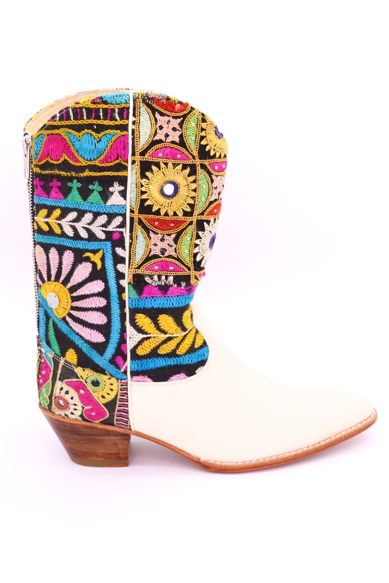 EMBROIDERED PATCHWORK WESTERN BOOTS ANDROMEDA - MOMO STUDIO BERLIN - Berlin Concept Store - sustainable & ethical fashion