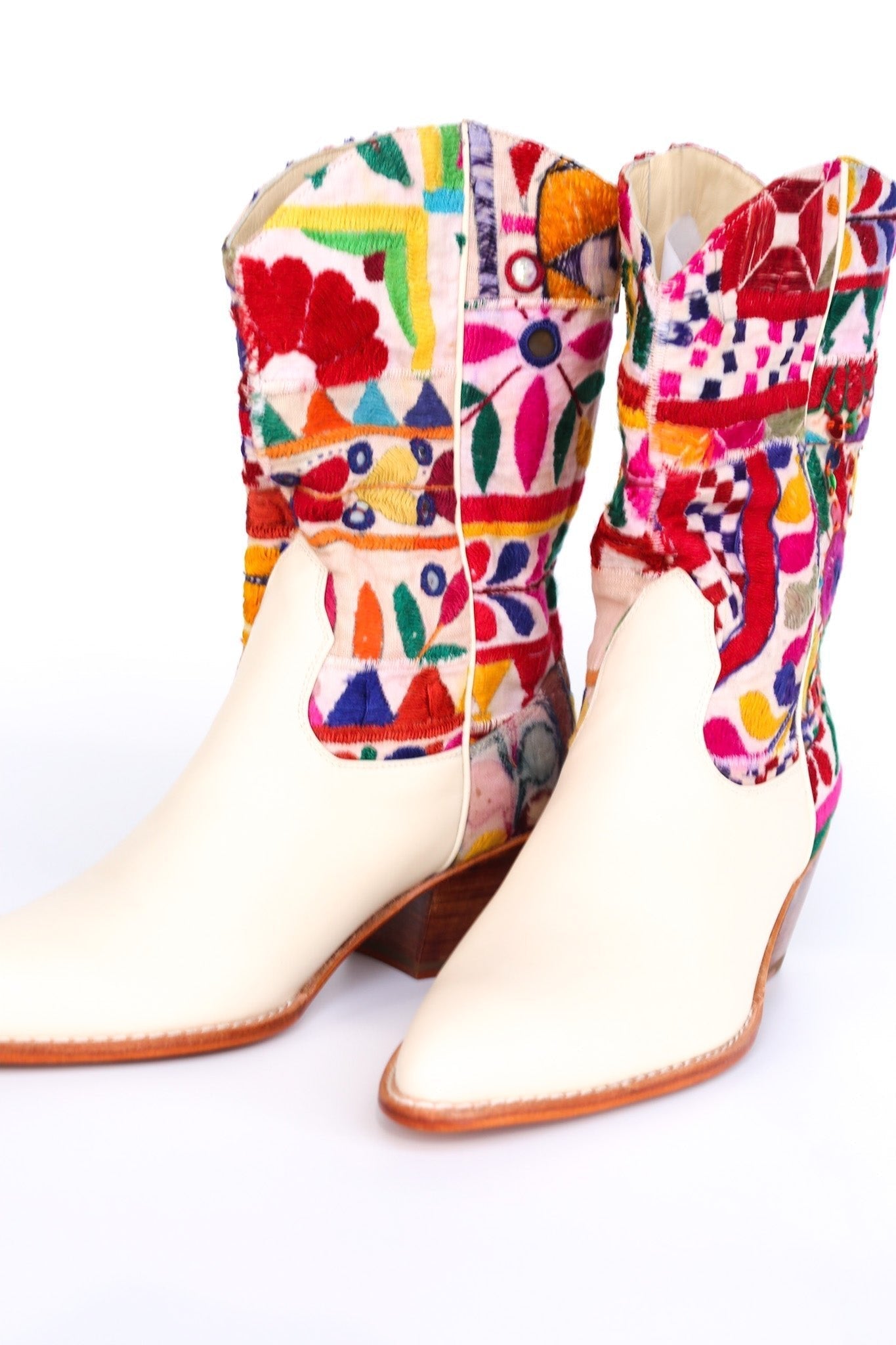 EMBROIDERED PATCHWORK WESTERN BOOTS ANDROMEDA - MOMO STUDIO BERLIN - Berlin Concept Store - sustainable & ethical fashion