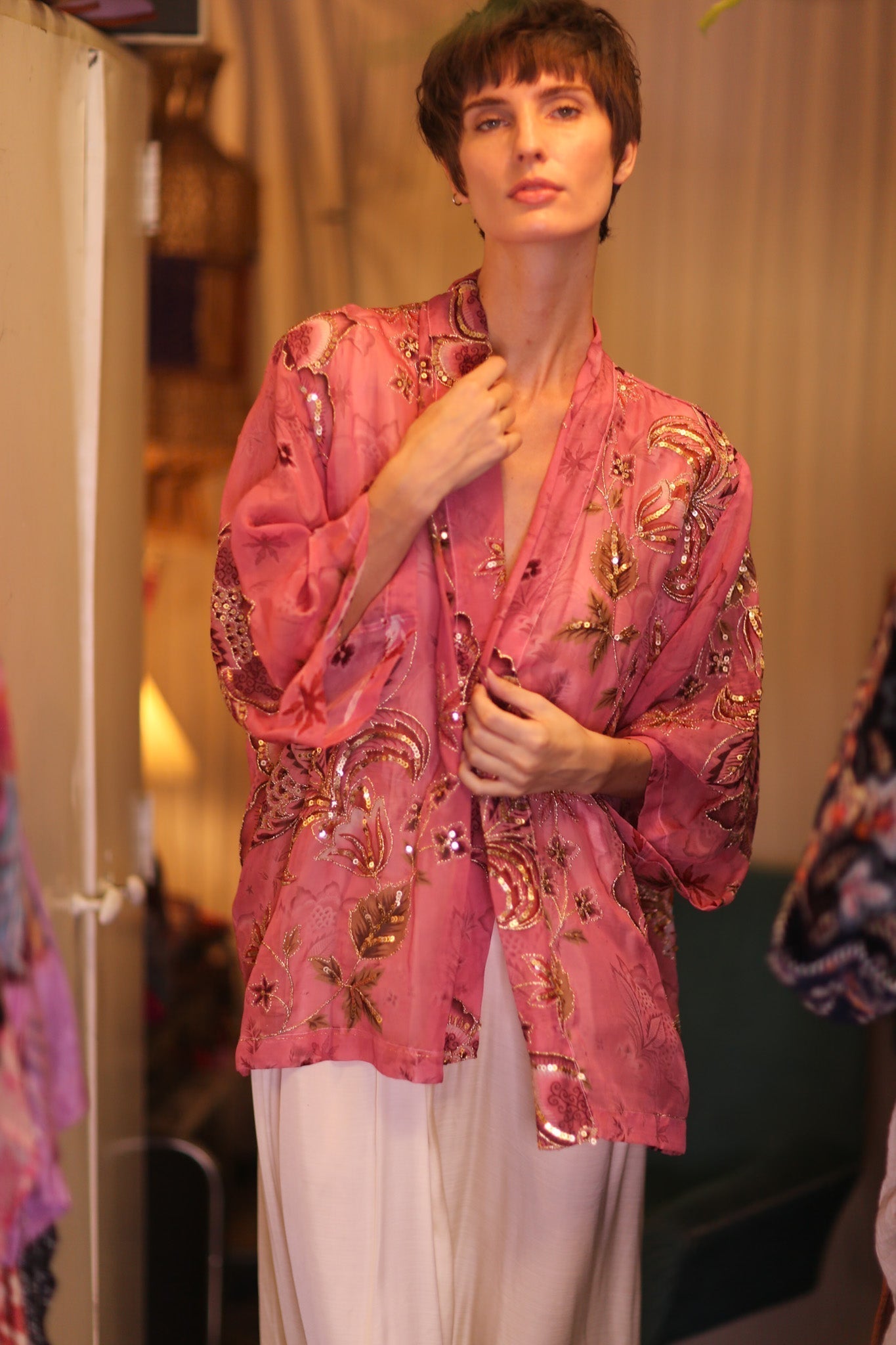 EMBROIDERED PINK SILK SHORT KIMONO PINTRA - MOMO STUDIO BERLIN - Berlin Concept Store - sustainable & ethical fashion