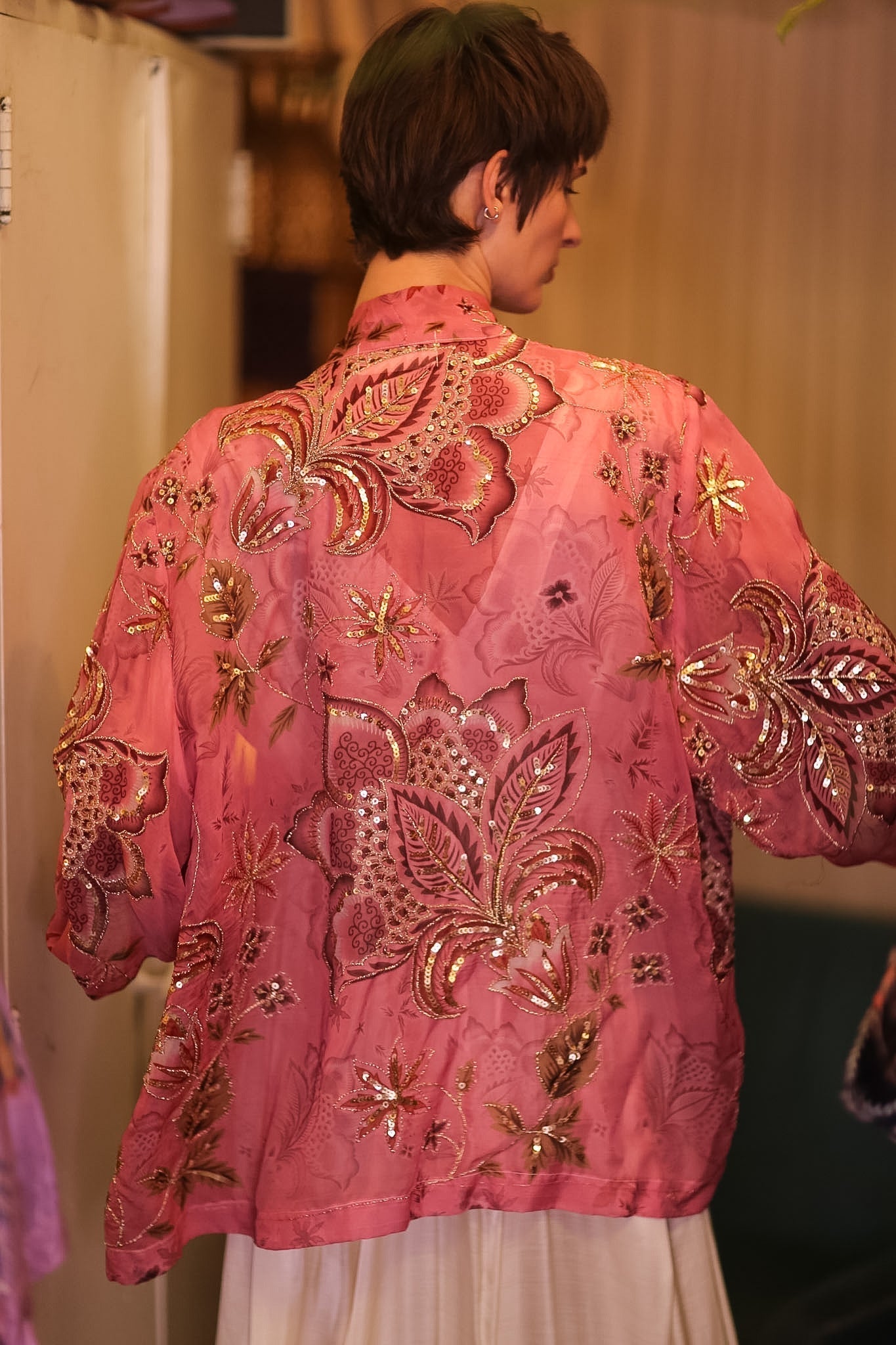 EMBROIDERED PINK SILK SHORT KIMONO PINTRA - MOMO STUDIO BERLIN - Berlin Concept Store - sustainable & ethical fashion