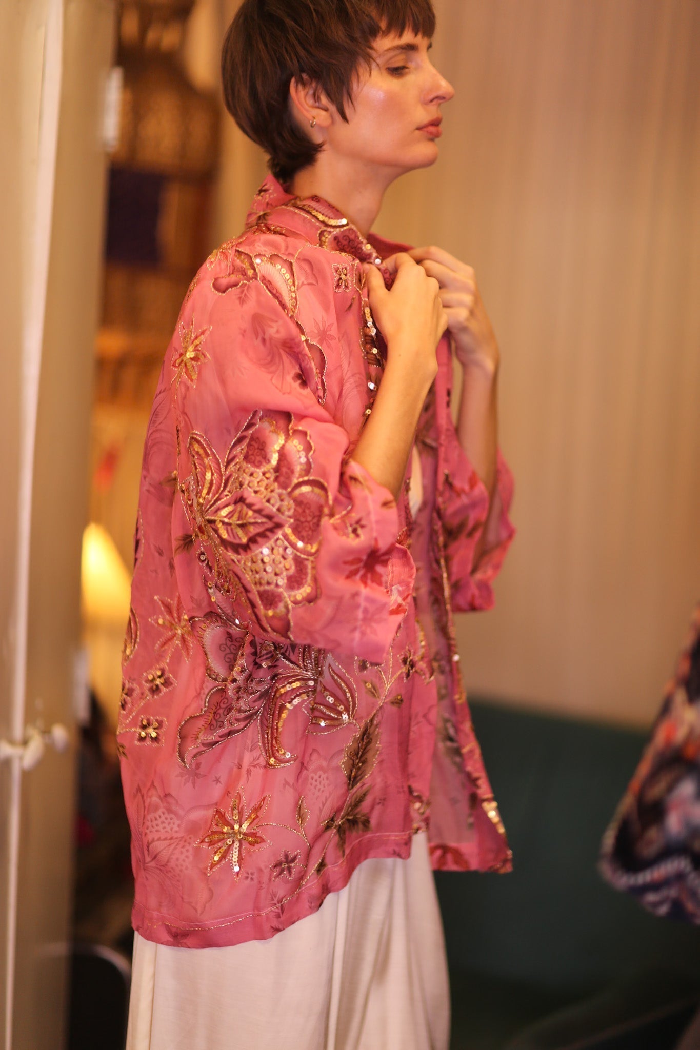 EMBROIDERED PINK SILK SHORT KIMONO PINTRA - MOMO STUDIO BERLIN - Berlin Concept Store - sustainable & ethical fashion