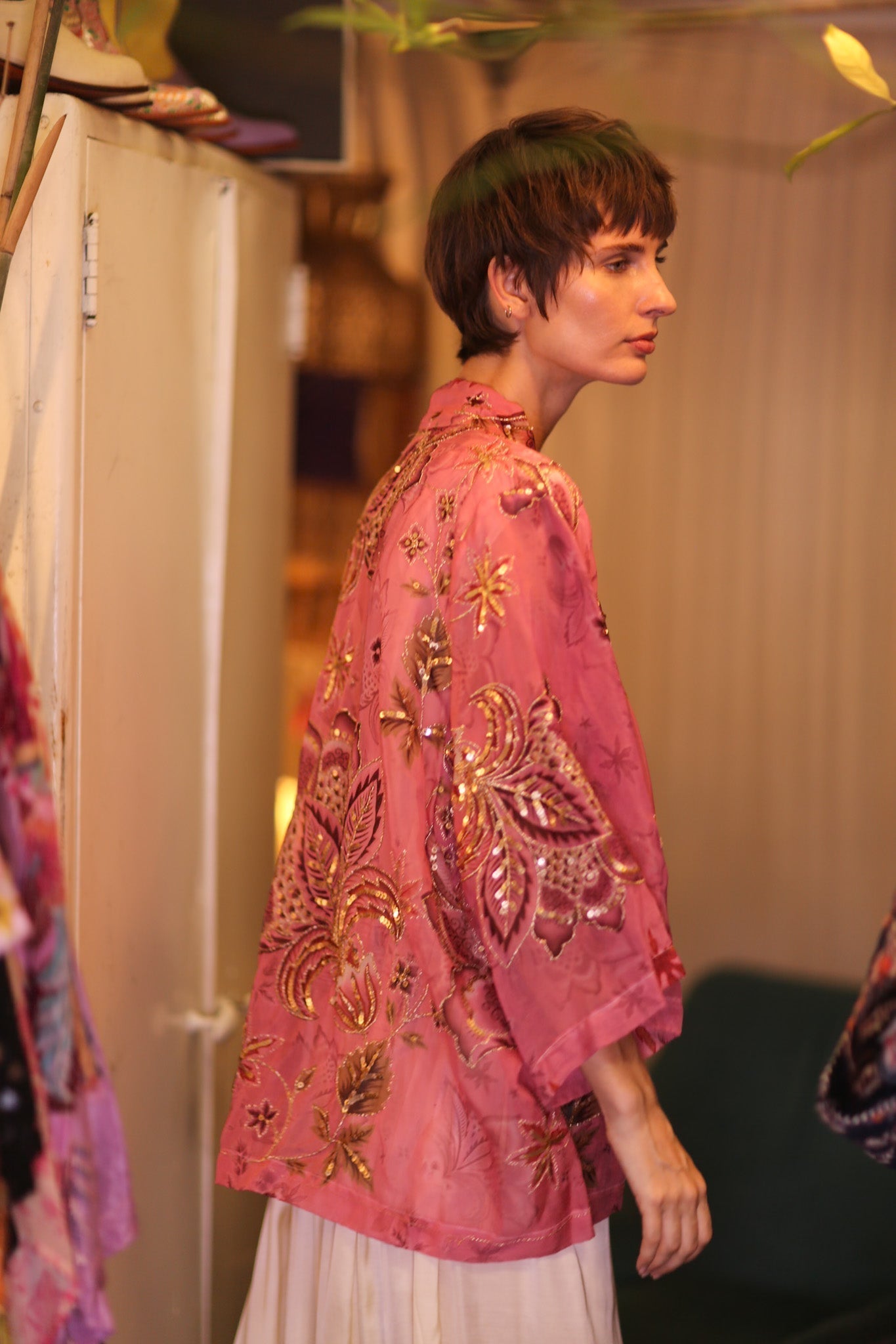 EMBROIDERED PINK SILK SHORT KIMONO PINTRA - MOMO STUDIO BERLIN - Berlin Concept Store - sustainable & ethical fashion