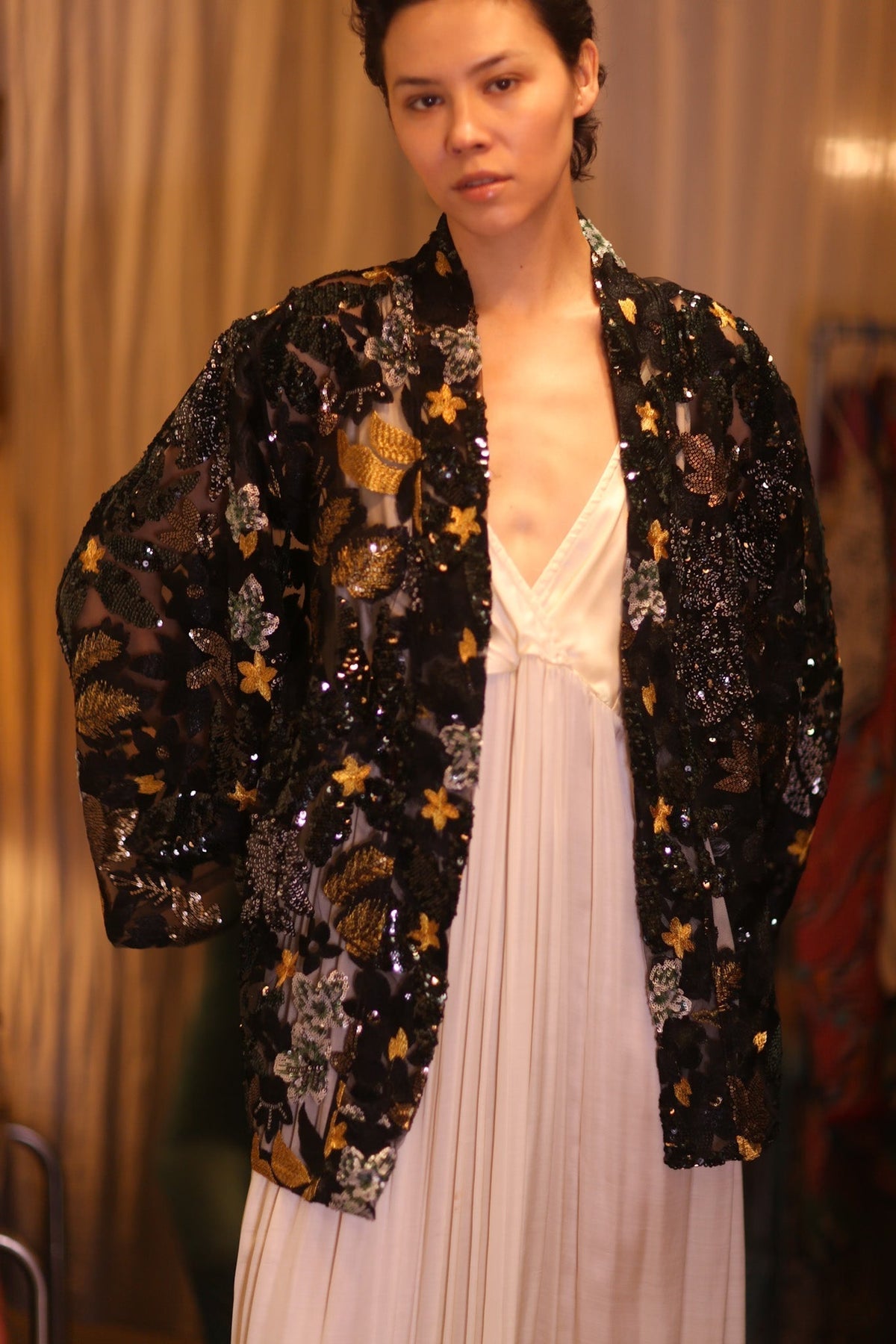 EMBROIDERED SEQUIN SHORT SILK KIMONO YU - MOMO STUDIO BERLIN - Berlin Concept Store - sustainable & ethical fashion
