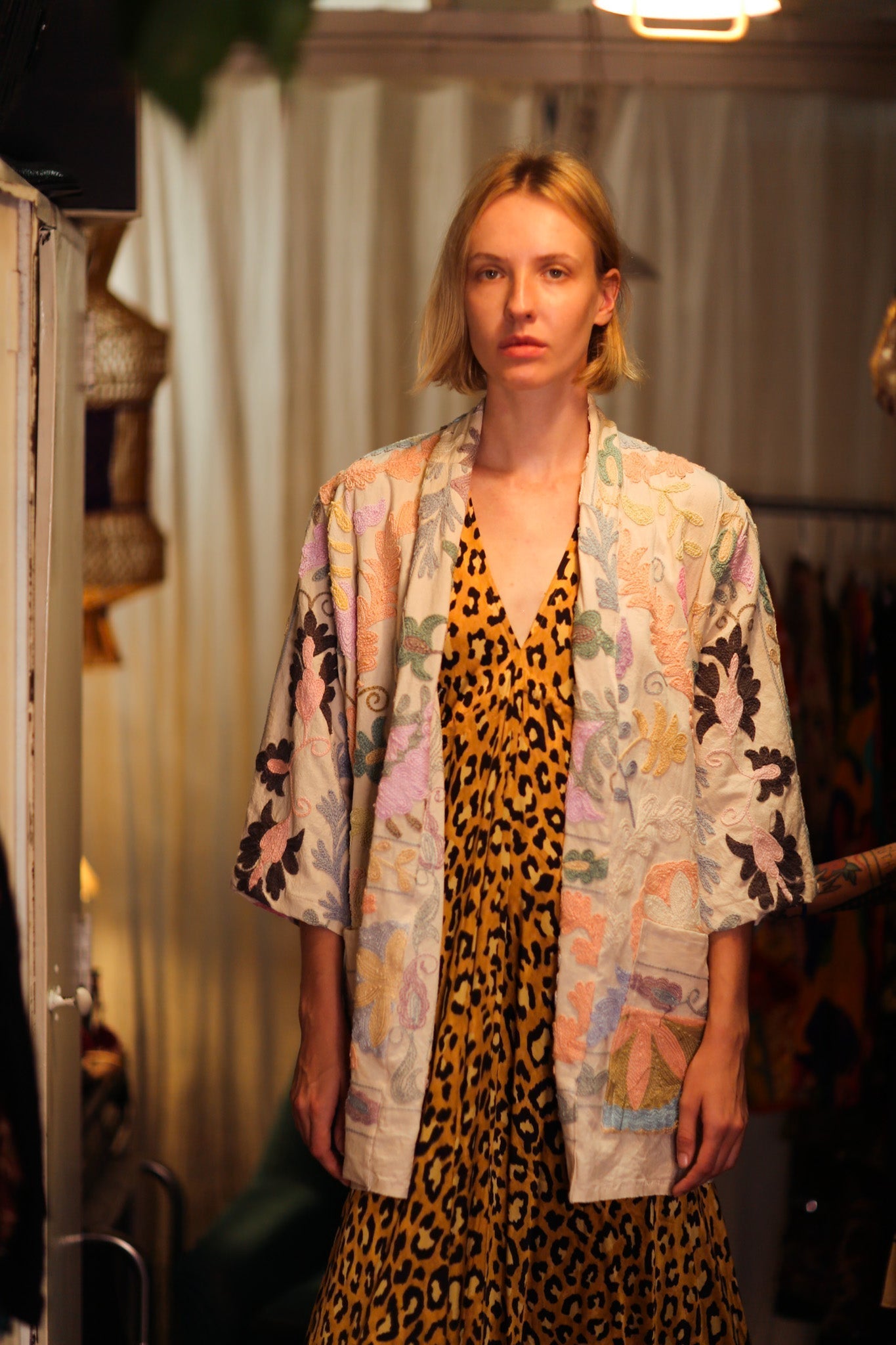 EMBROIDERED SHORT KIMONO MONTY SUZANI PASTEL - MOMO STUDIO BERLIN - Berlin Concept Store - sustainable & ethical fashion