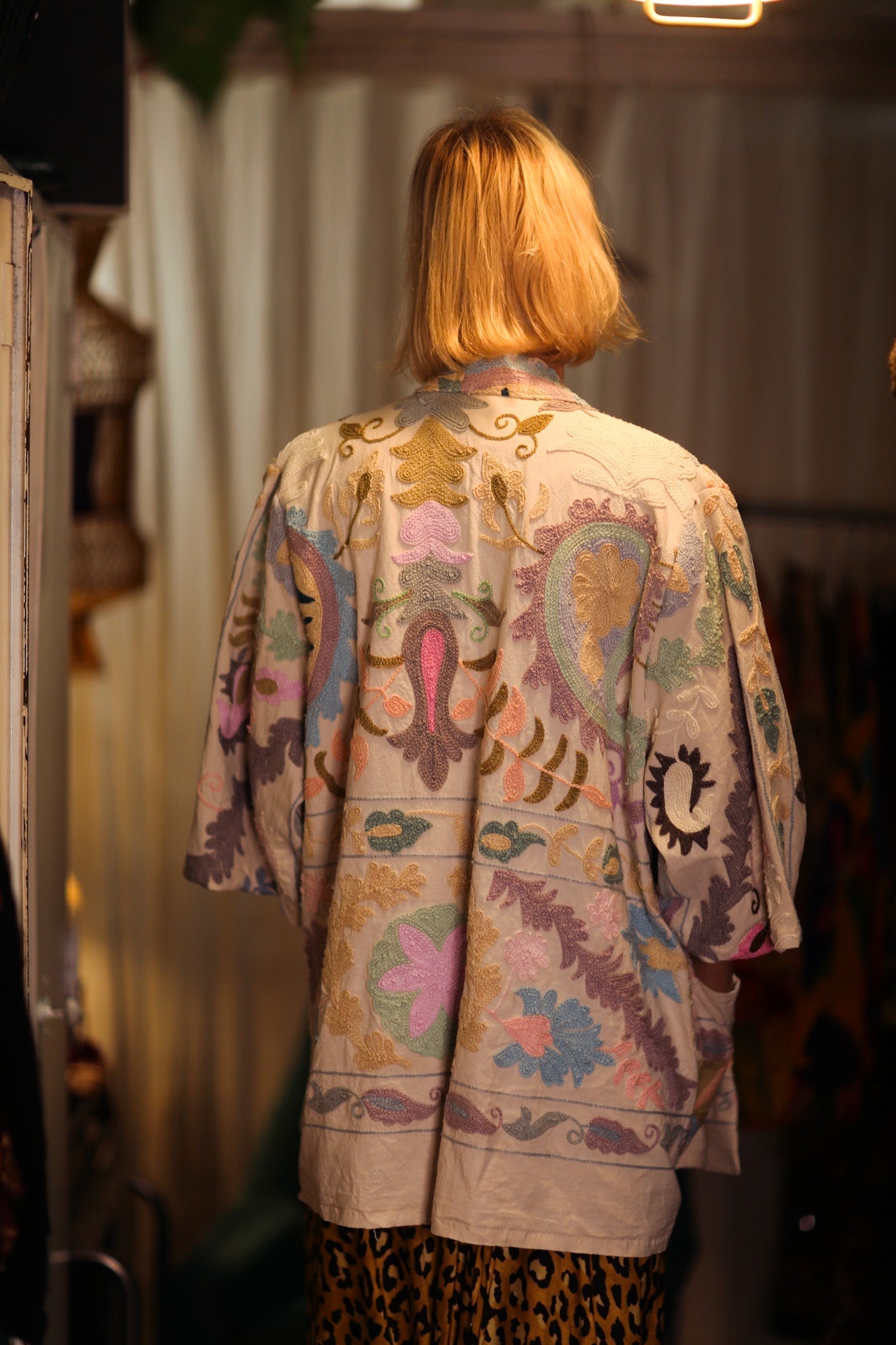 EMBROIDERED SHORT KIMONO MONTY SUZANI PASTEL - MOMO STUDIO BERLIN - Berlin Concept Store - sustainable & ethical fashion