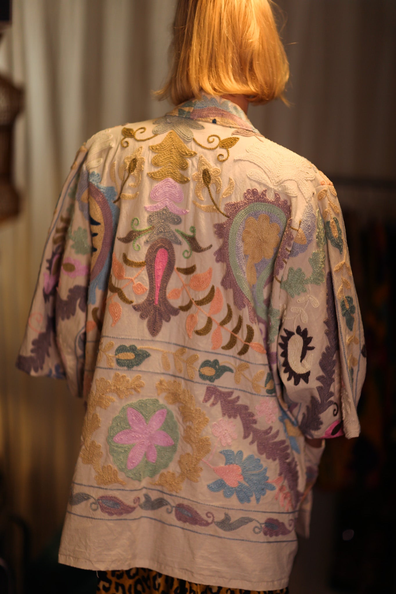 EMBROIDERED SHORT KIMONO MONTY SUZANI PASTEL - MOMO STUDIO BERLIN - Berlin Concept Store - sustainable & ethical fashion