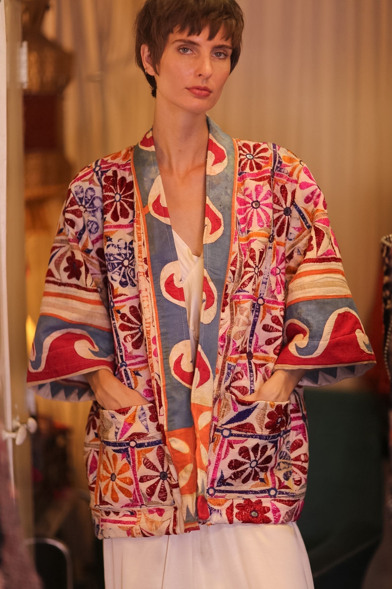 EMBROIDERED SHORT KIMONO NEON - MOMO STUDIO BERLIN - Berlin Concept Store - sustainable & ethical fashion