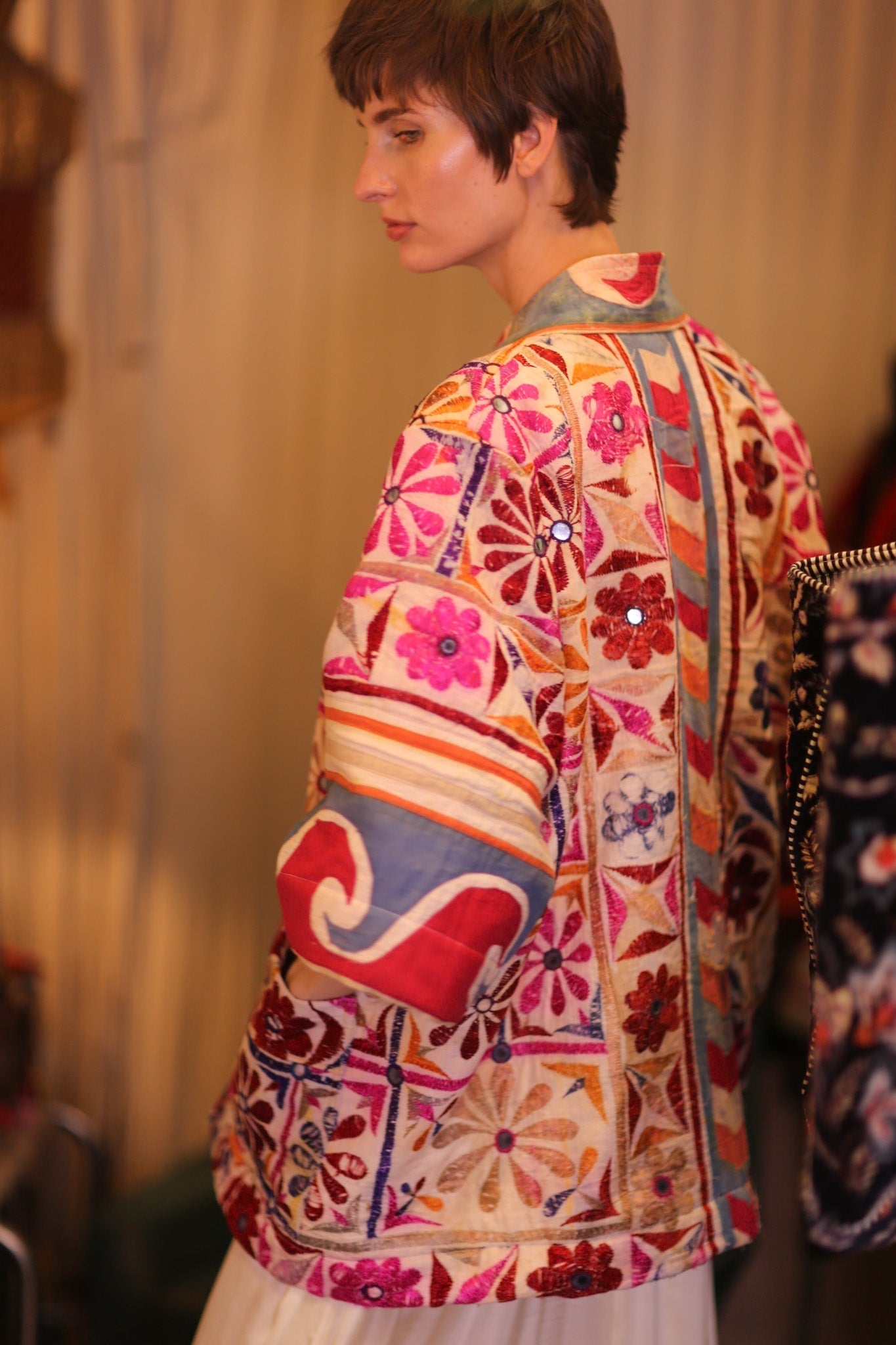 EMBROIDERED SHORT KIMONO NEON - MOMO STUDIO BERLIN - Berlin Concept Store - sustainable & ethical fashion