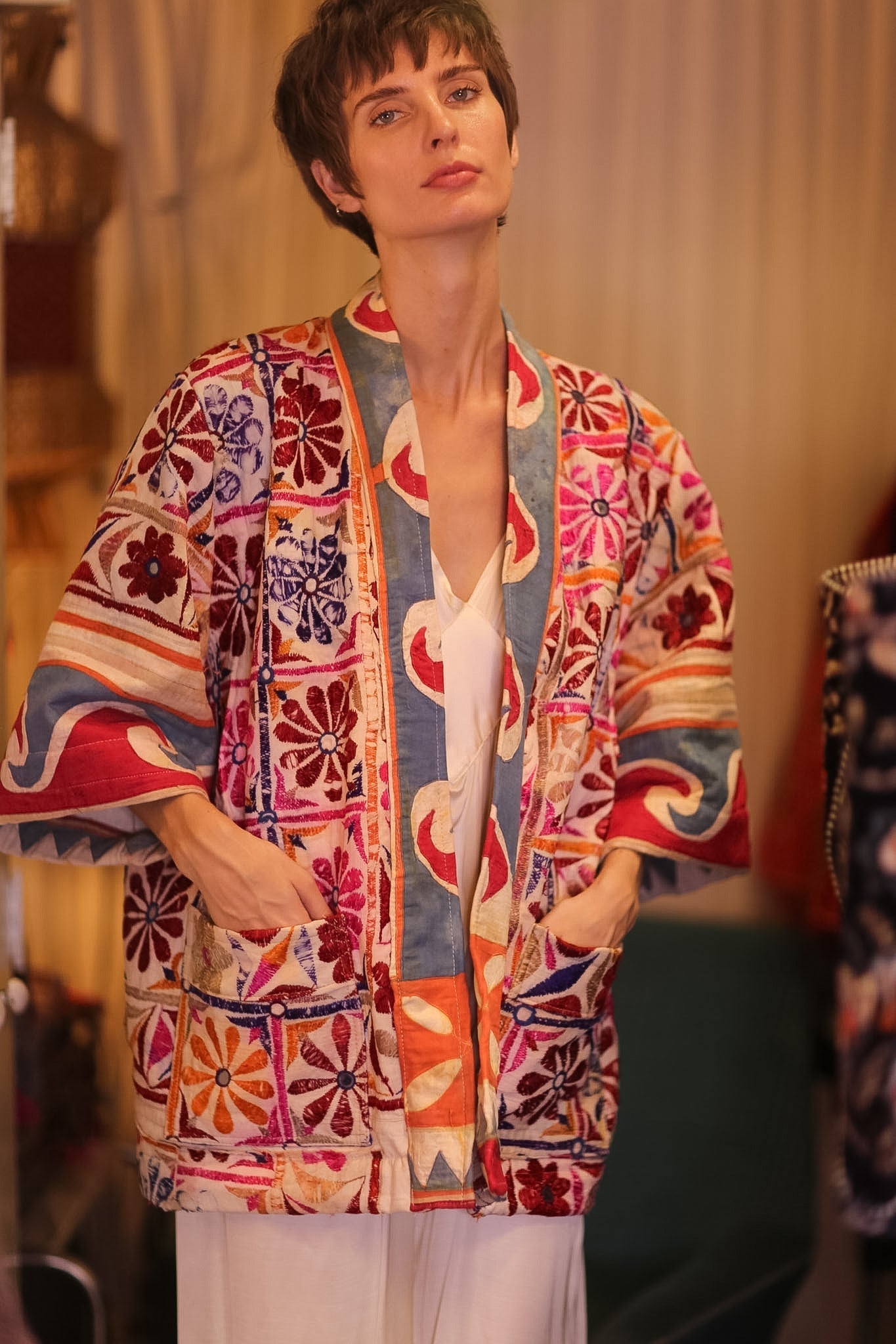 EMBROIDERED SHORT KIMONO NEON - MOMO STUDIO BERLIN - Berlin Concept Store - sustainable & ethical fashion