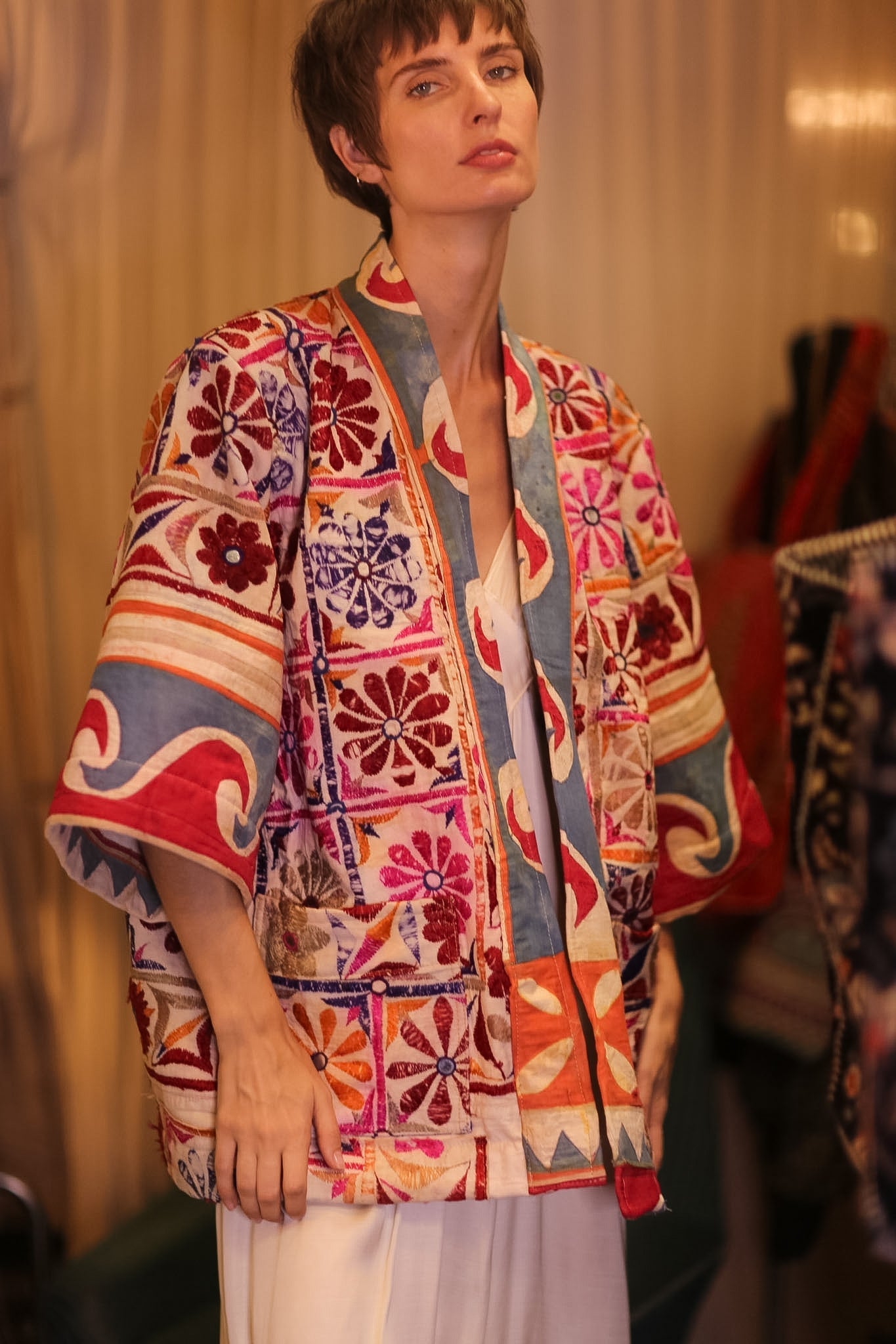 EMBROIDERED SHORT KIMONO NEON - MOMO STUDIO BERLIN - Berlin Concept Store - sustainable & ethical fashion