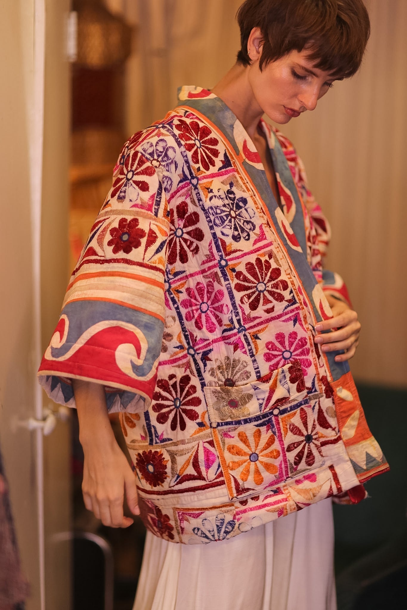 EMBROIDERED SHORT KIMONO NEON - MOMO STUDIO BERLIN - Berlin Concept Store - sustainable & ethical fashion