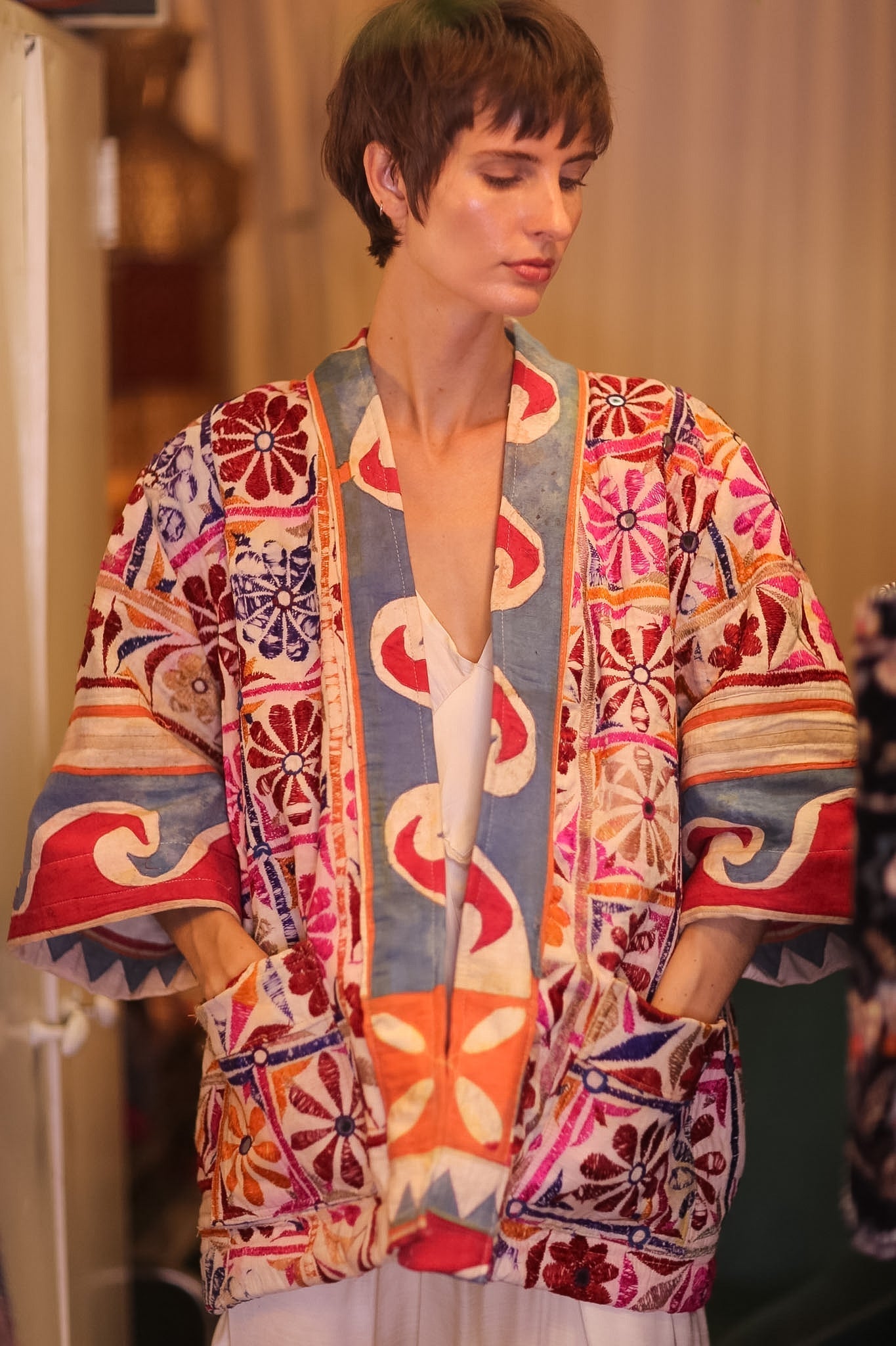 EMBROIDERED SHORT KIMONO NEON - MOMO STUDIO BERLIN - Berlin Concept Store - sustainable & ethical fashion