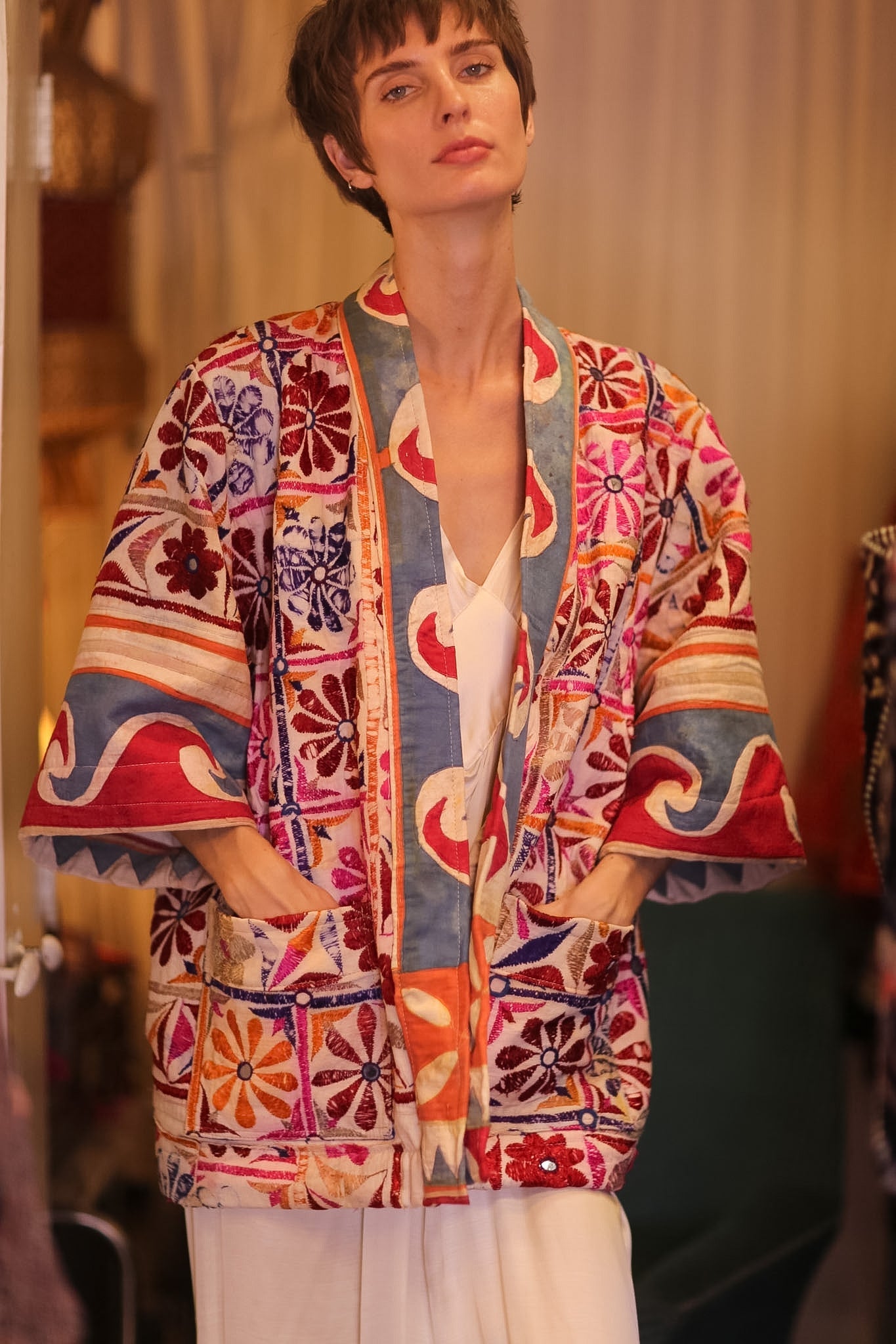 EMBROIDERED SHORT KIMONO NEON - MOMO STUDIO BERLIN - Berlin Concept Store - sustainable & ethical fashion