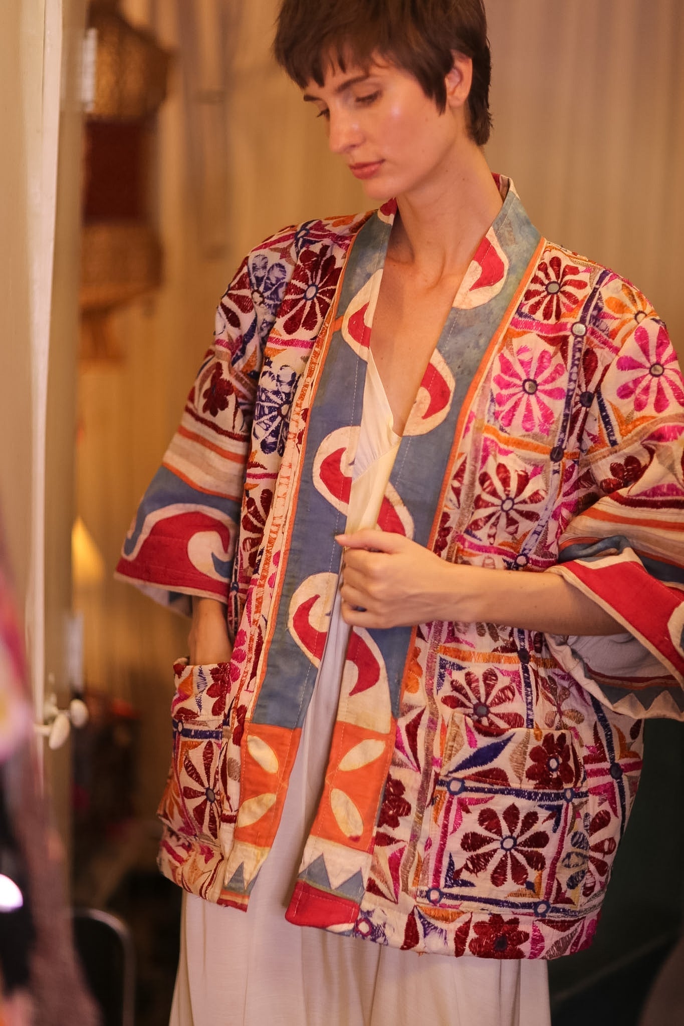 EMBROIDERED SHORT KIMONO NEON - MOMO STUDIO BERLIN - Berlin Concept Store - sustainable & ethical fashion