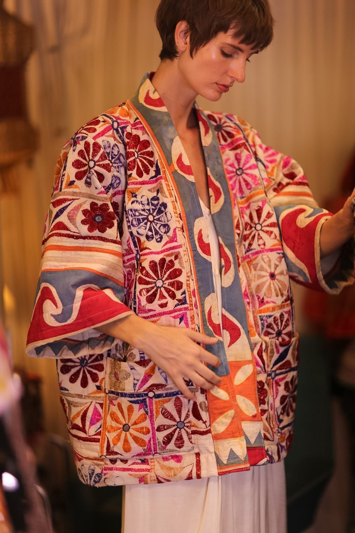 EMBROIDERED SHORT KIMONO NEON - MOMO STUDIO BERLIN - Berlin Concept Store - sustainable & ethical fashion