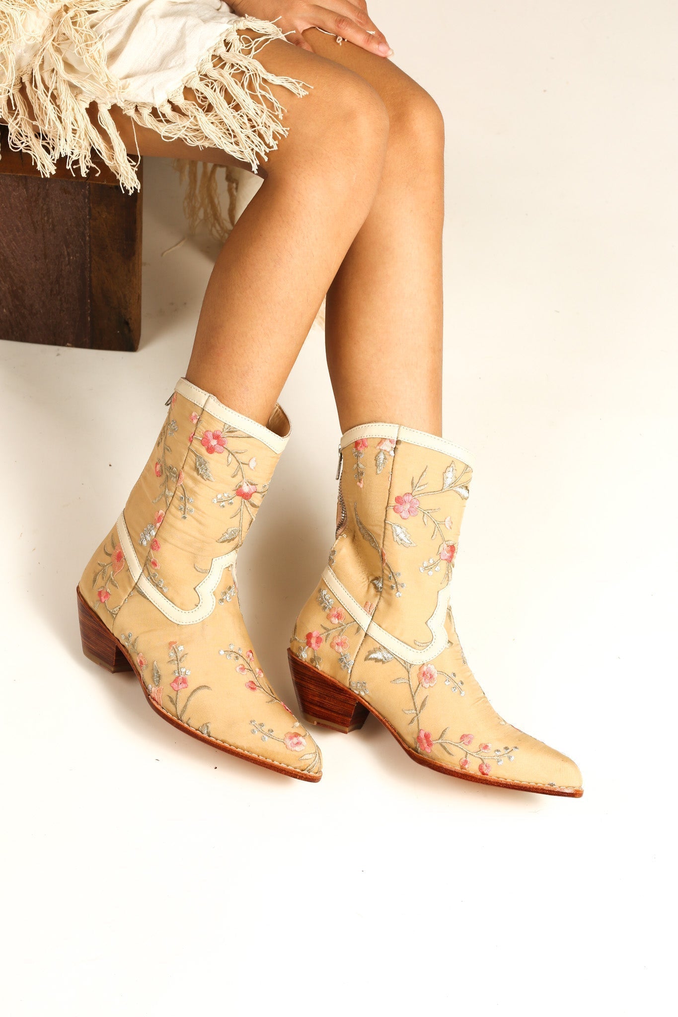 EMBROIDERED SILK BOOTS JOELLE - MOMO STUDIO BERLIN - Berlin Concept Store - sustainable & ethical fashion