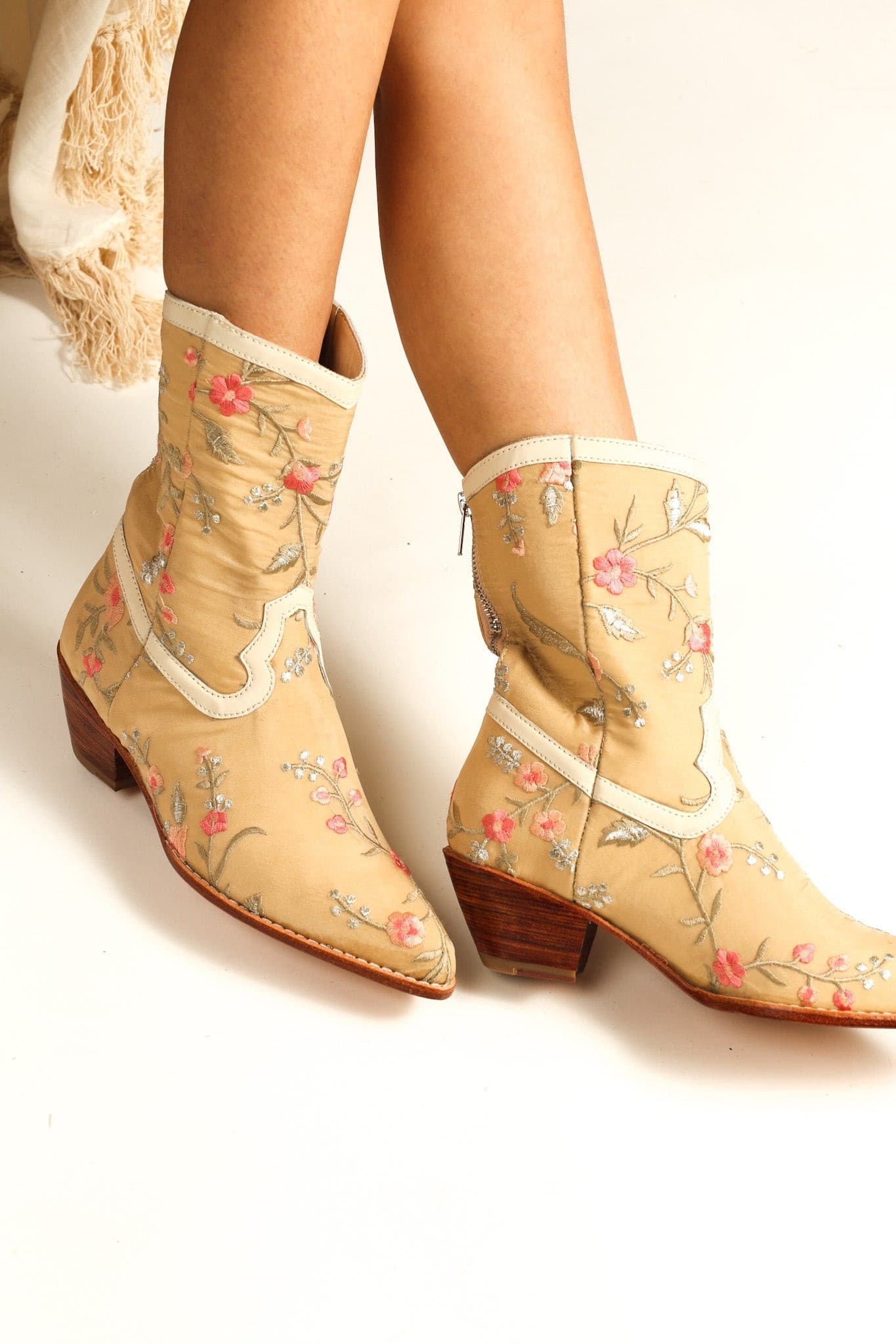 EMBROIDERED SILK BOOTS JOELLE - MOMO STUDIO BERLIN - Berlin Concept Store - sustainable & ethical fashion