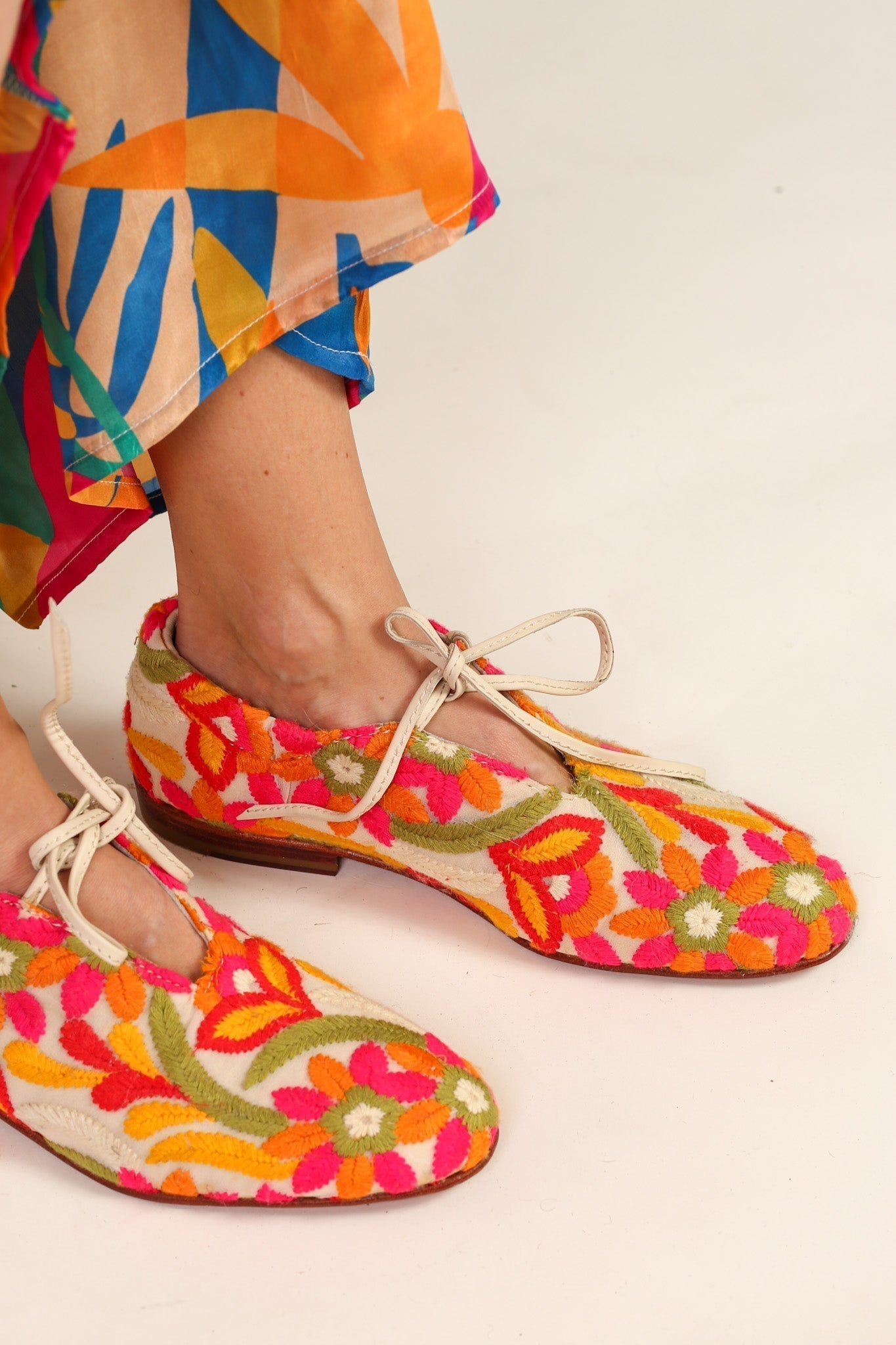 EMBROIDERED SILK FLATS LARA - MOMO STUDIO BERLIN - Berlin Concept Store - sustainable & ethical fashion