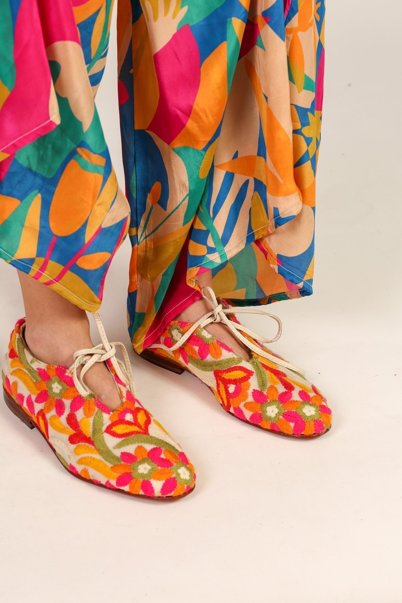 EMBROIDERED SILK FLATS LARA - MOMO STUDIO BERLIN - Berlin Concept Store - sustainable & ethical fashion