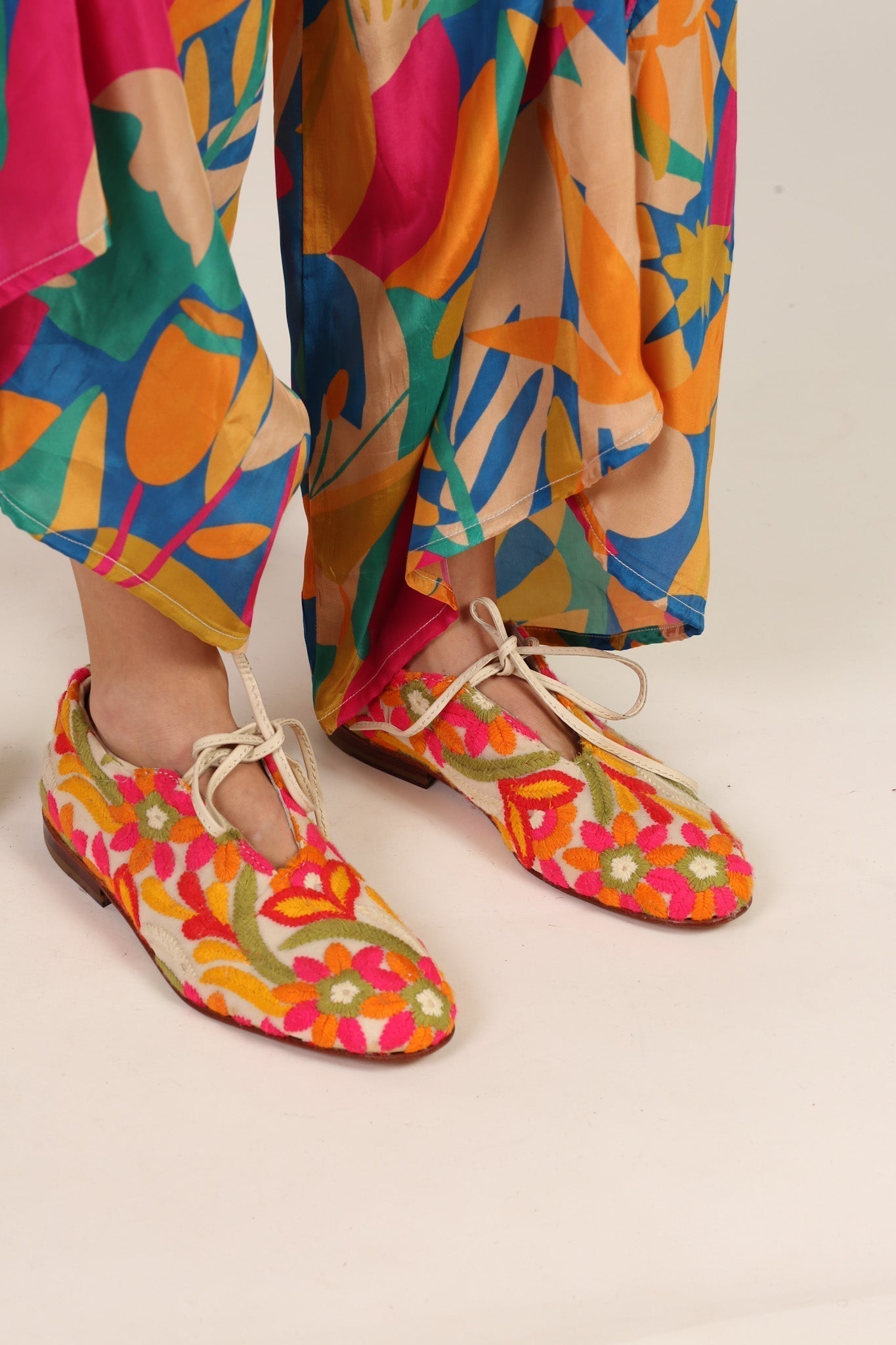 EMBROIDERED SILK FLATS LARA - MOMO STUDIO BERLIN - Berlin Concept Store - sustainable & ethical fashion