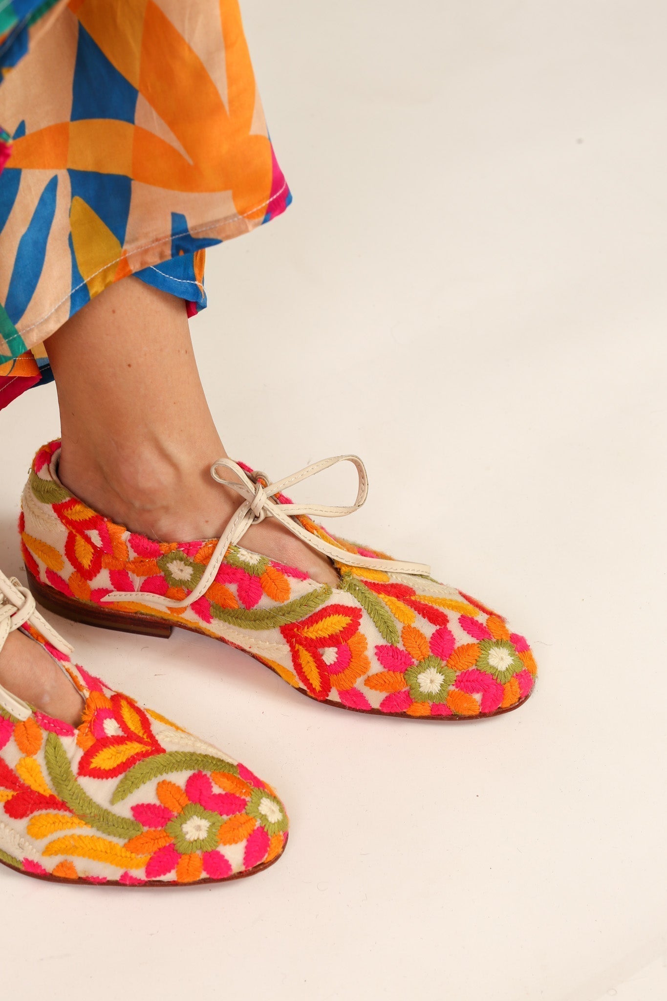 EMBROIDERED SILK FLATS LARA - MOMO STUDIO BERLIN - Berlin Concept Store - sustainable & ethical fashion