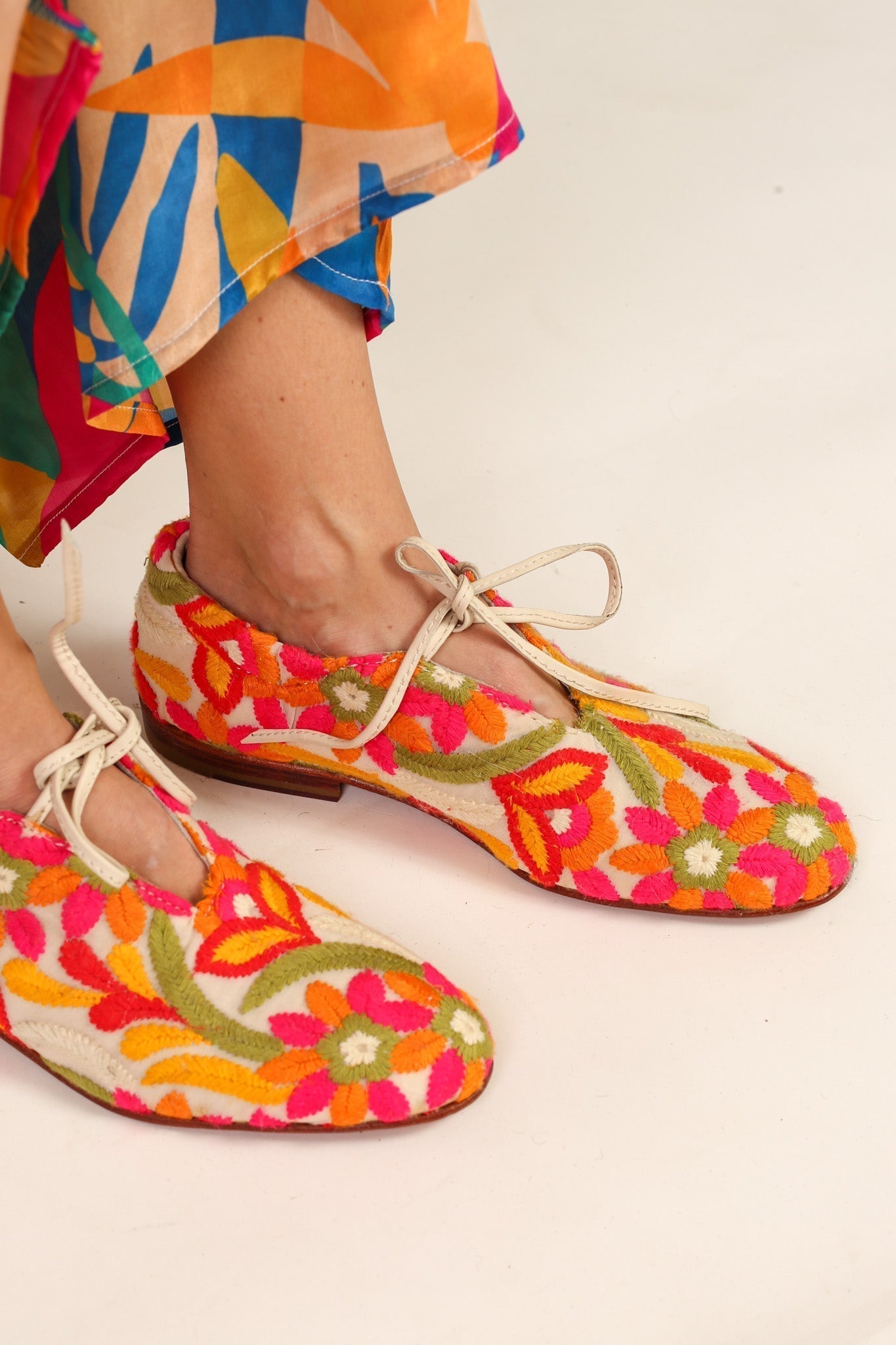 EMBROIDERED SILK FLATS LARA - MOMO STUDIO BERLIN - Berlin Concept Store - sustainable & ethical fashion