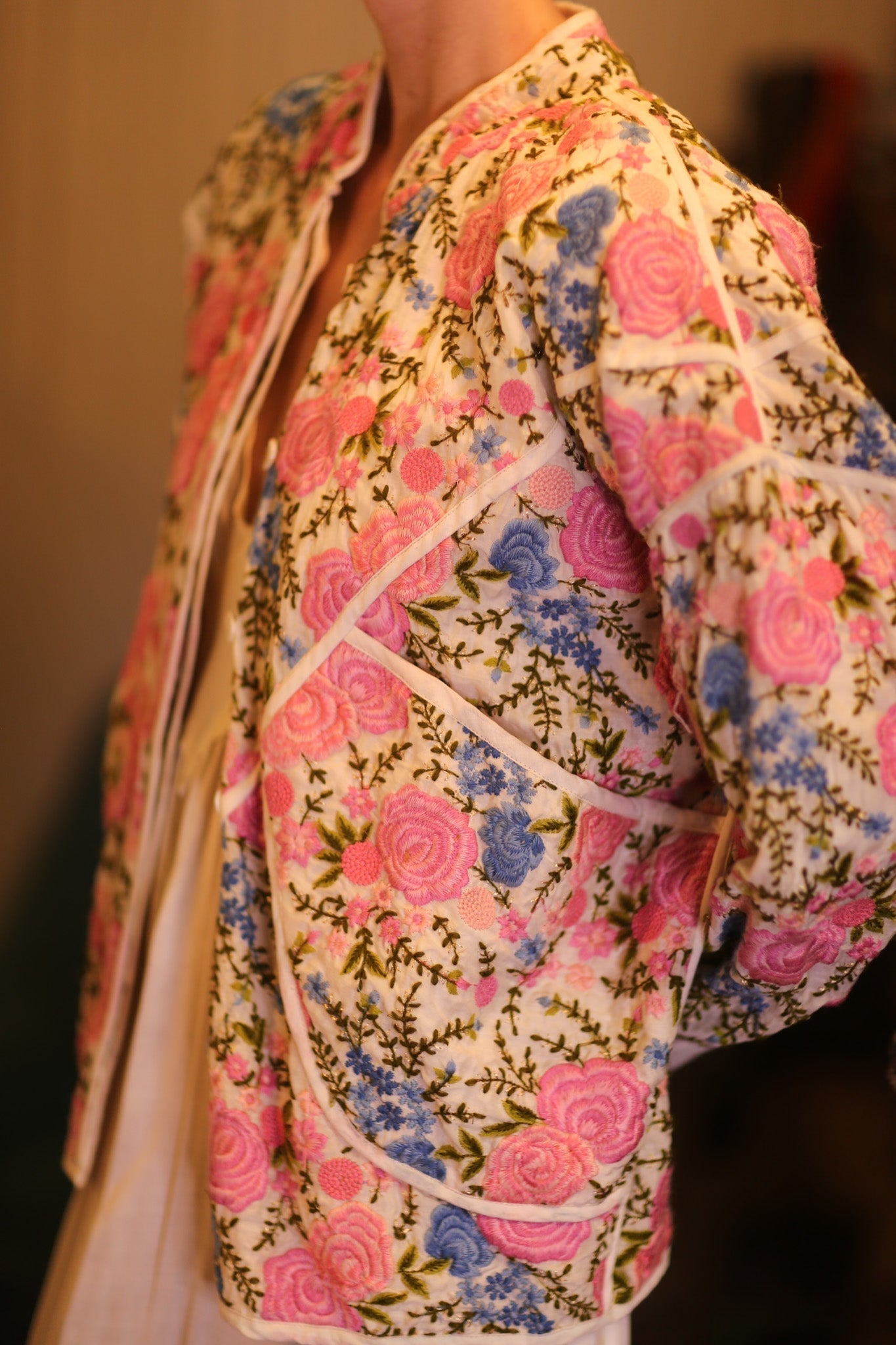 EMBROIDERED SILK JACKET ROSE GARDEN - MOMO STUDIO BERLIN - Berlin Concept Store - sustainable & ethical fashion