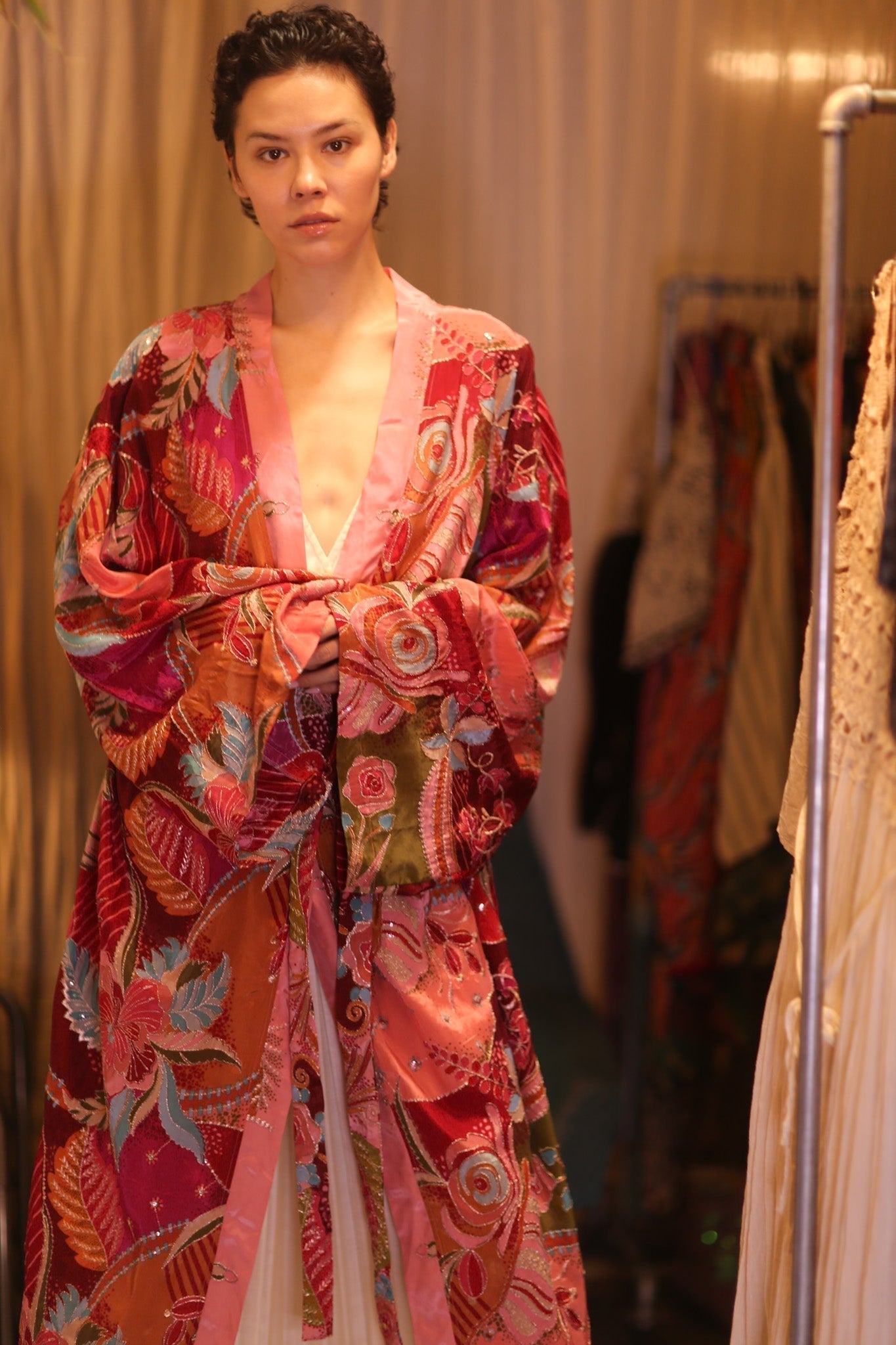 EMBROIDERED SILK KIMONO WITH BELT BAGAN - MOMO STUDIO BERLIN - Berlin Concept Store - sustainable & ethical fashion