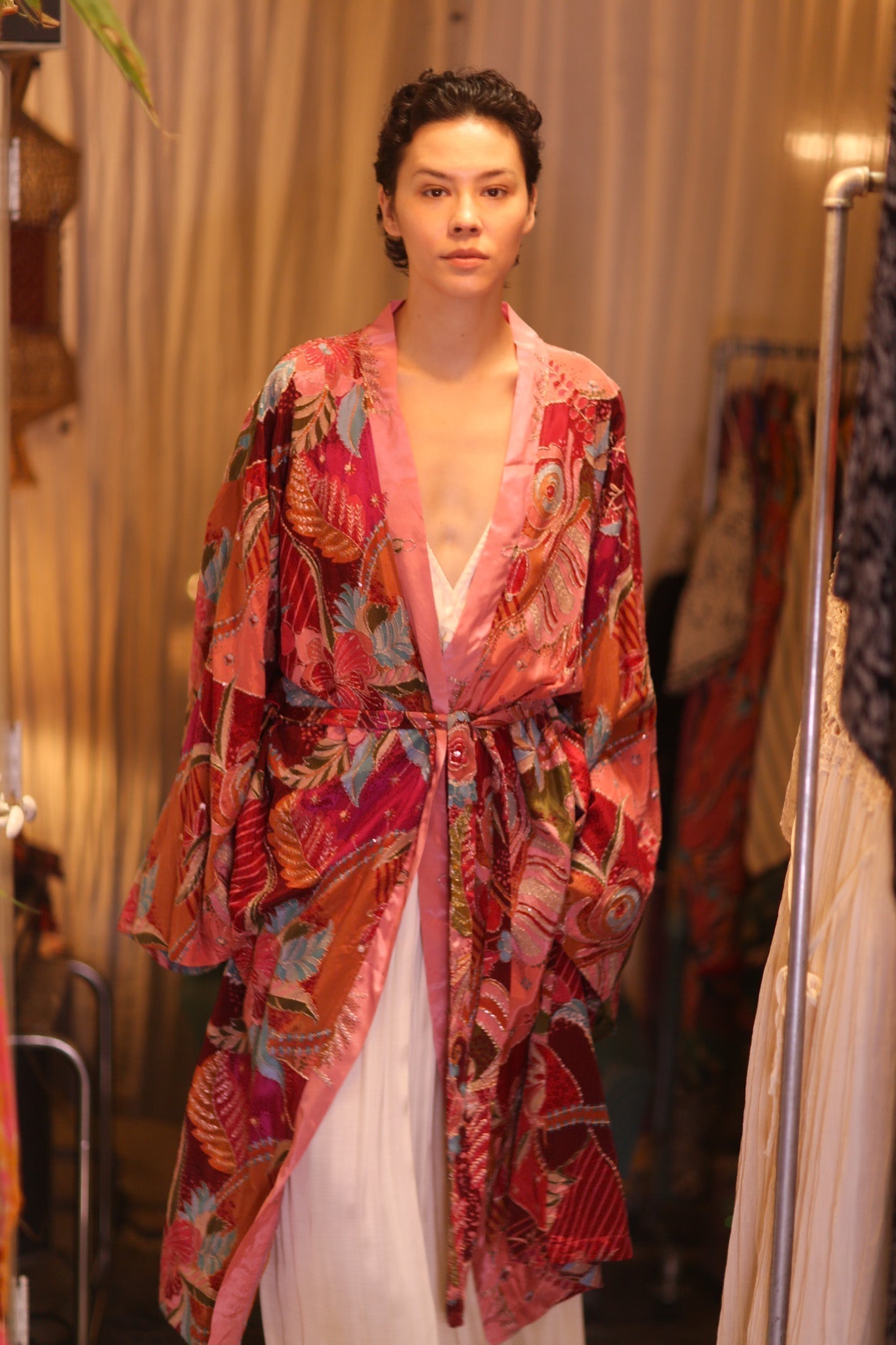 EMBROIDERED SILK KIMONO WITH BELT BAGAN - MOMO STUDIO BERLIN - Berlin Concept Store - sustainable & ethical fashion