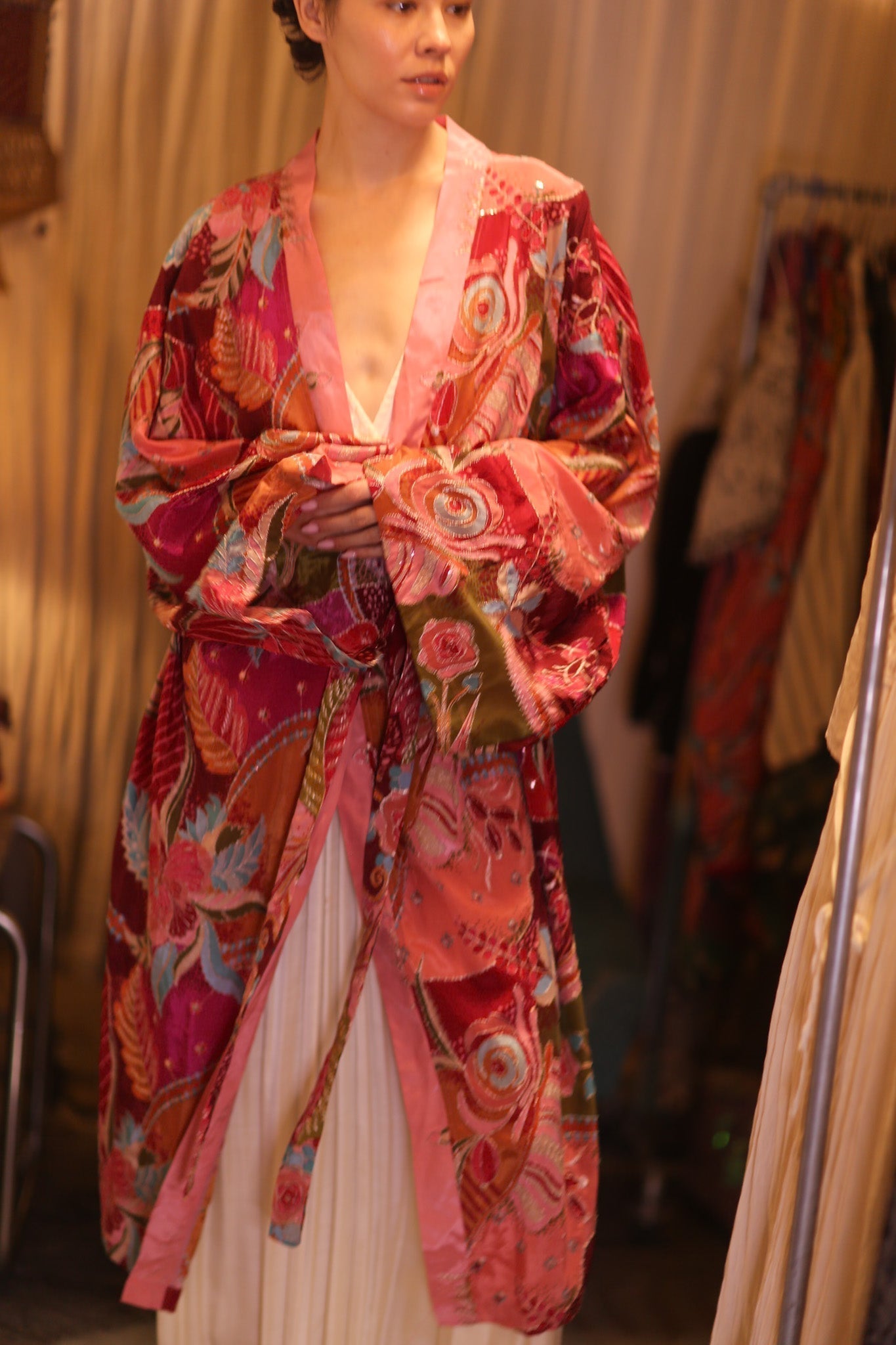 EMBROIDERED SILK KIMONO WITH BELT BAGAN - MOMO STUDIO BERLIN - Berlin Concept Store - sustainable & ethical fashion