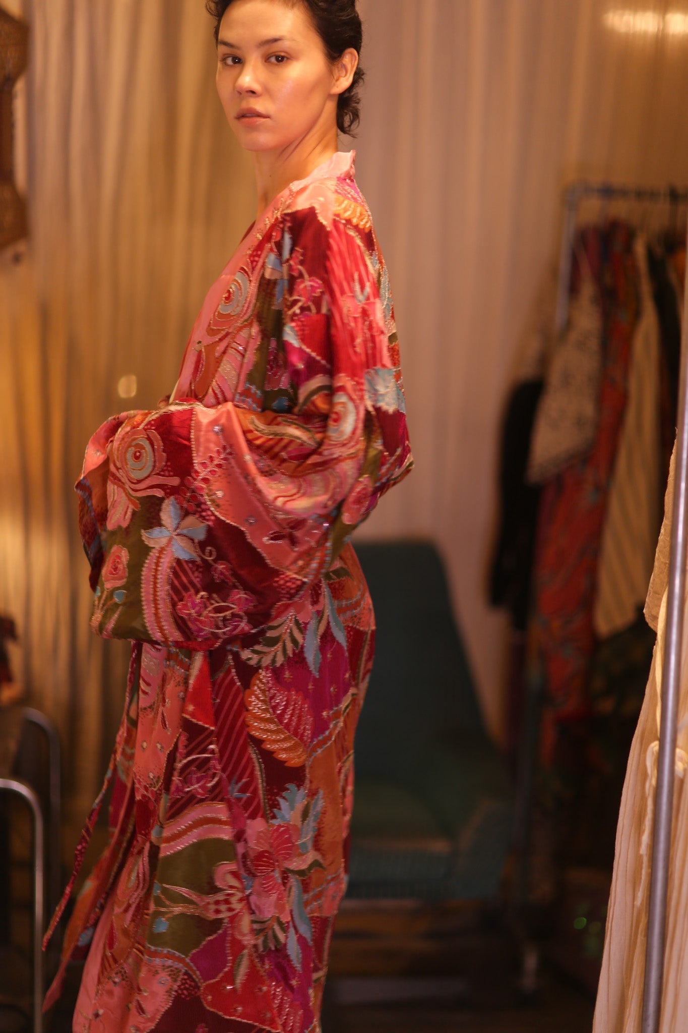 EMBROIDERED SILK KIMONO WITH BELT BAGAN - MOMO STUDIO BERLIN - Berlin Concept Store - sustainable & ethical fashion