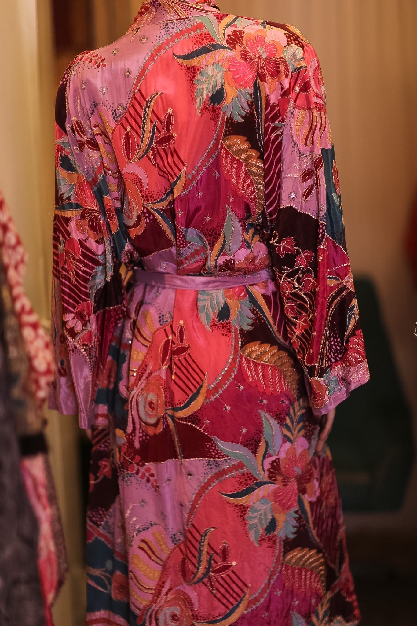 EMBROIDERED SILK LONG KIMONO FLORAL - MOMO STUDIO BERLIN - Berlin Concept Store - sustainable & ethical fashion