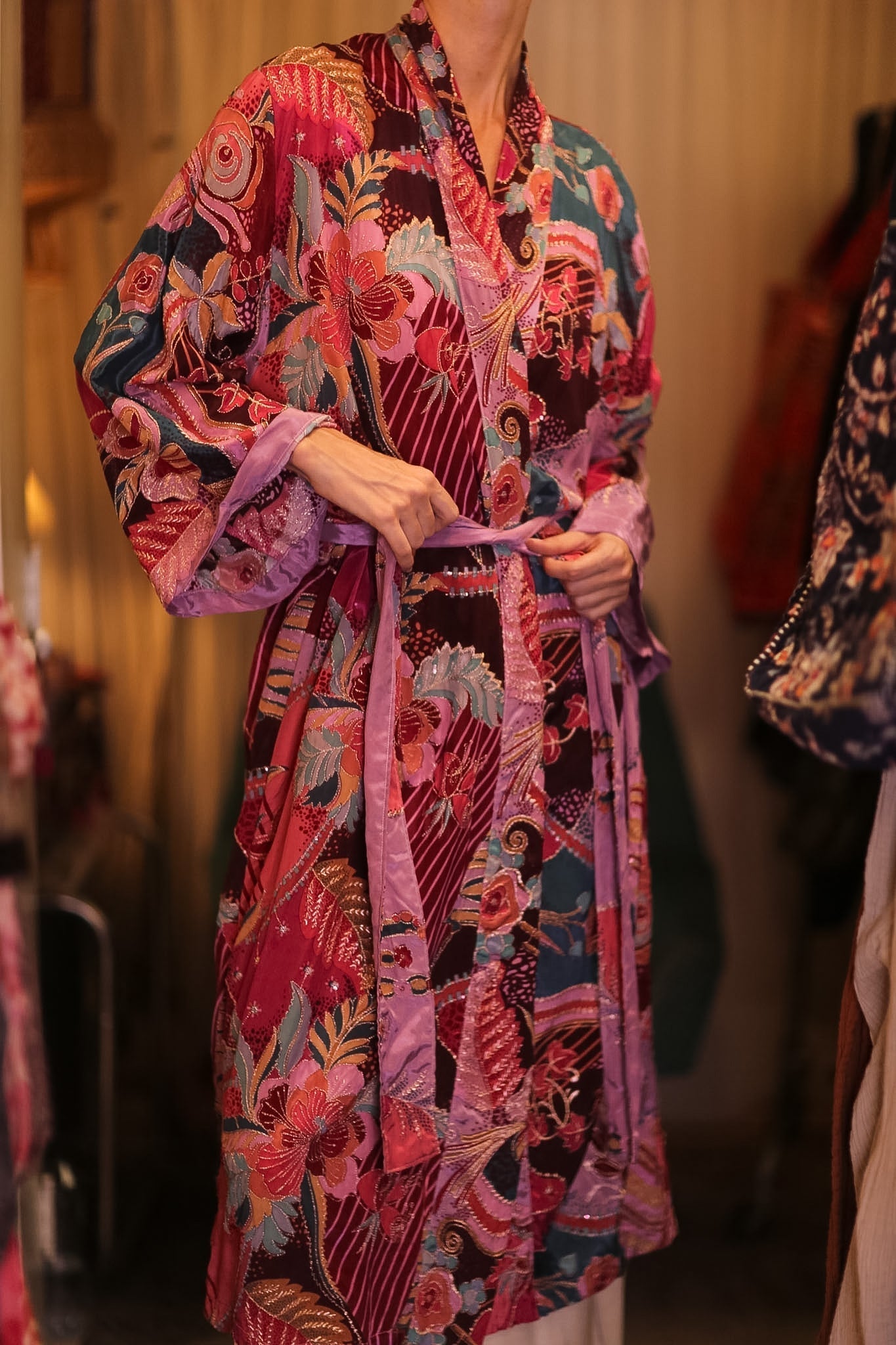 EMBROIDERED SILK LONG KIMONO FLORAL - MOMO STUDIO BERLIN - Berlin Concept Store - sustainable & ethical fashion