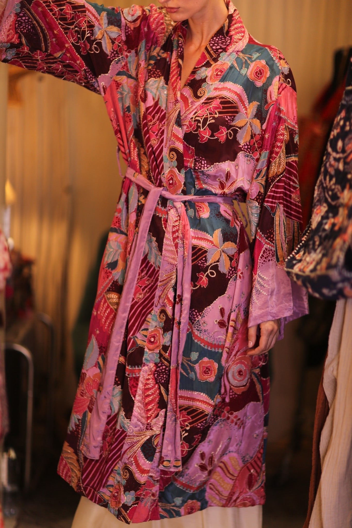EMBROIDERED SILK LONG KIMONO FLORAL - MOMO STUDIO BERLIN - Berlin Concept Store - sustainable & ethical fashion